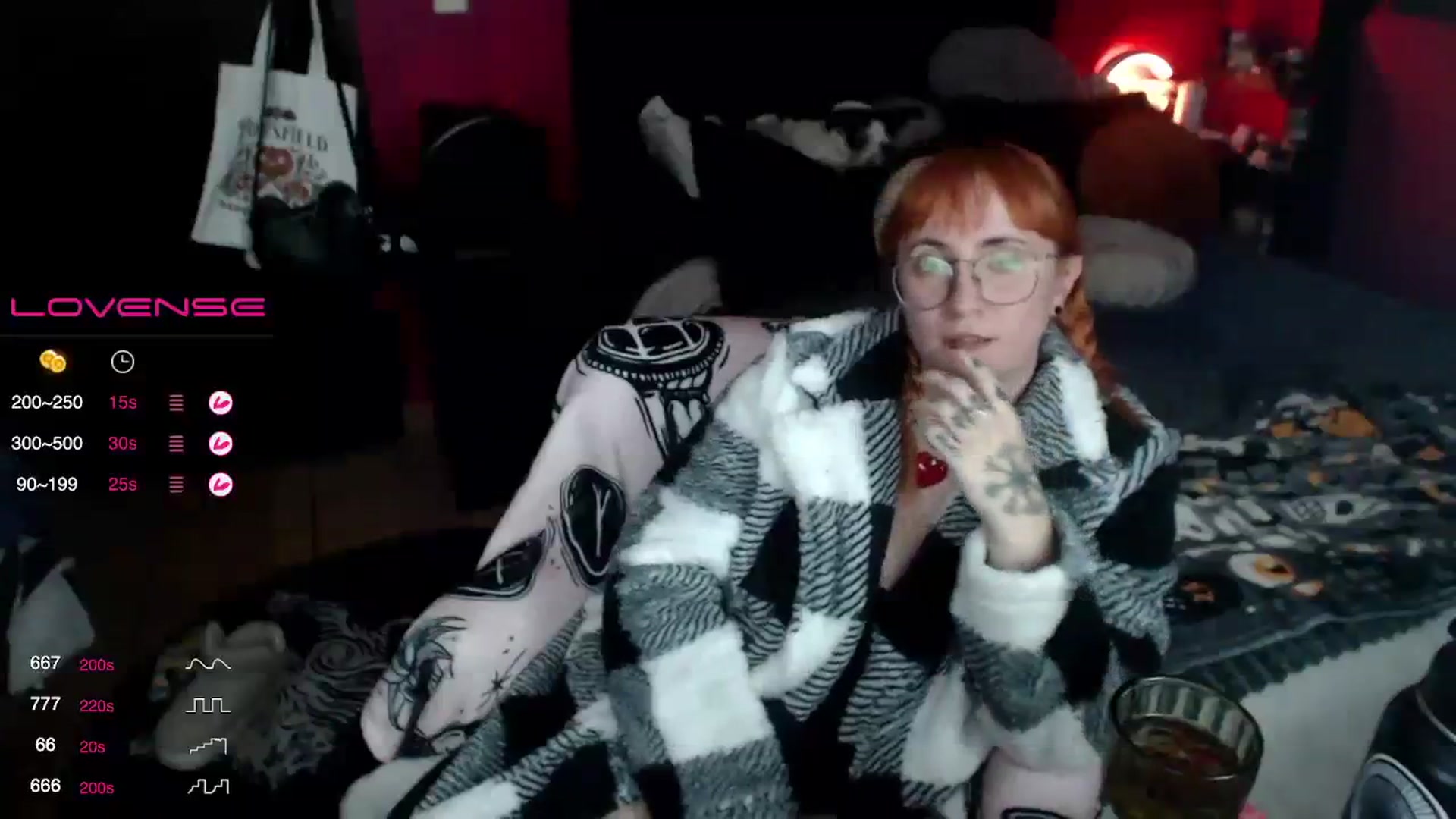 Gallery image thumbnail from AxeHallow's myfreecams stream on, 12/06/2023, 06:31 image 13 of 20