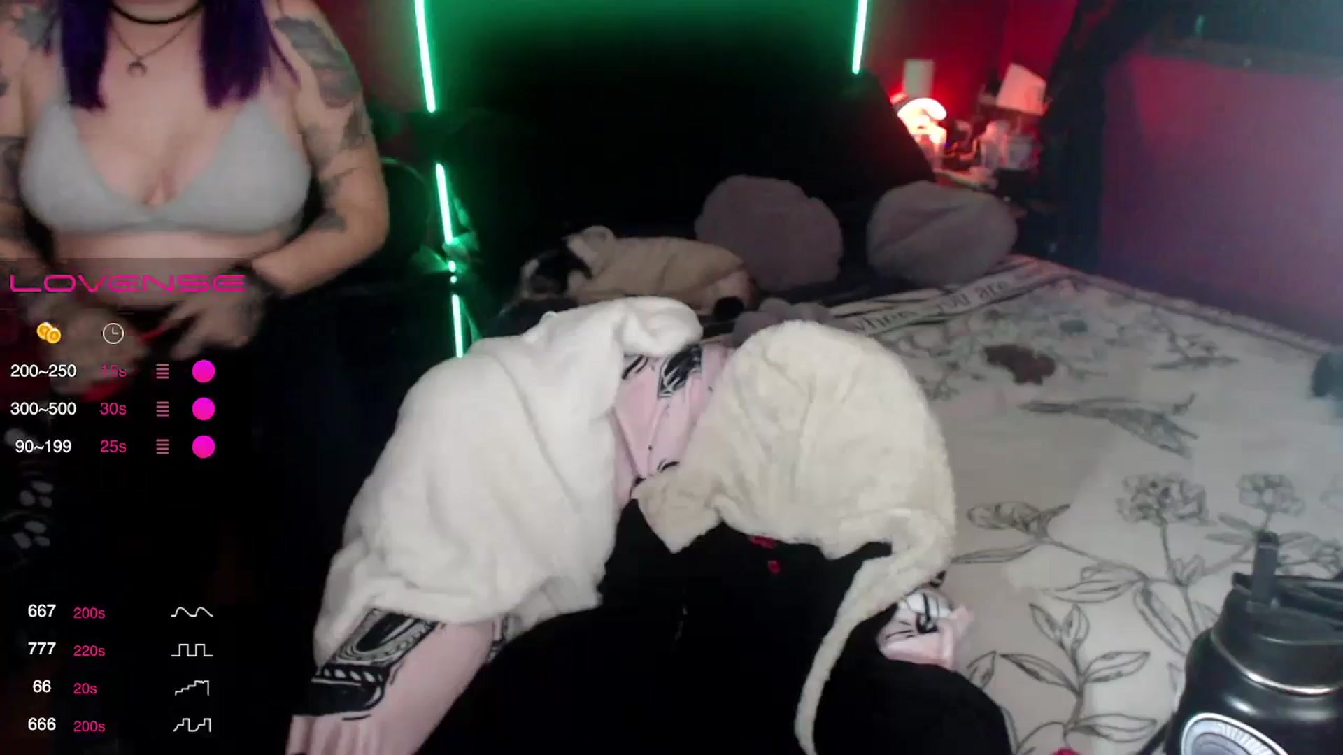 Gallery image thumbnail from AxeHallow's myfreecams stream on, 01/14/2024, 03:33 image 20 of 20