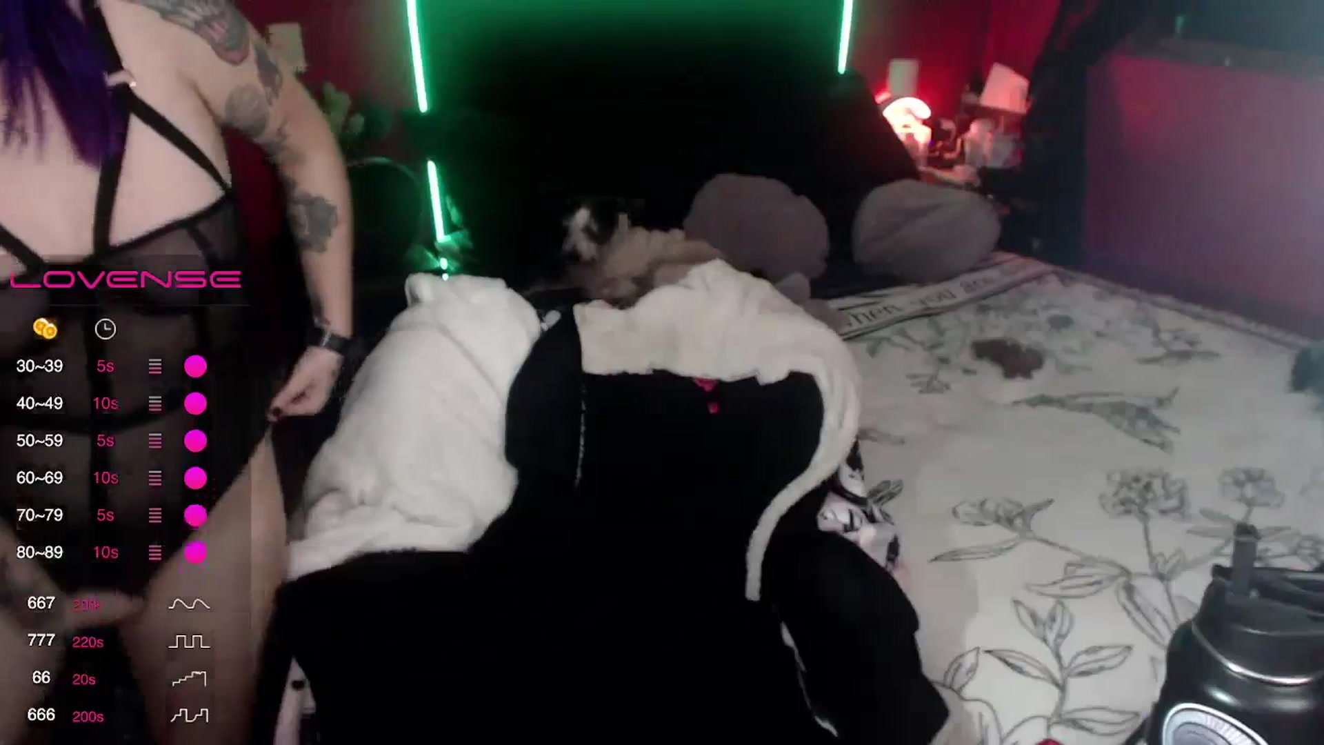 Gallery image thumbnail from AxeHallow's myfreecams stream on, 01/14/2024, 03:33 image 16 of 20