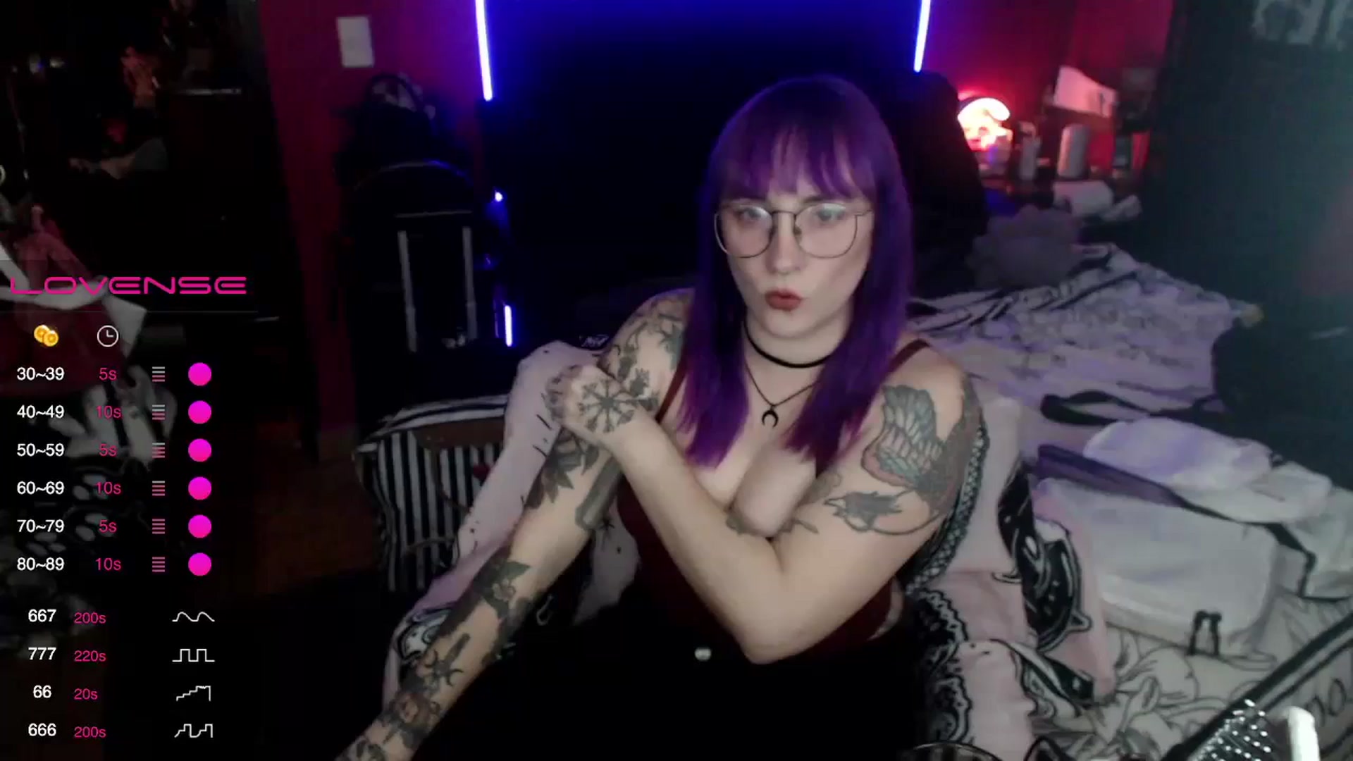 Gallery image thumbnail from AxeHallow's myfreecams stream on, 01/17/2024, 02:34 image 1 of 20