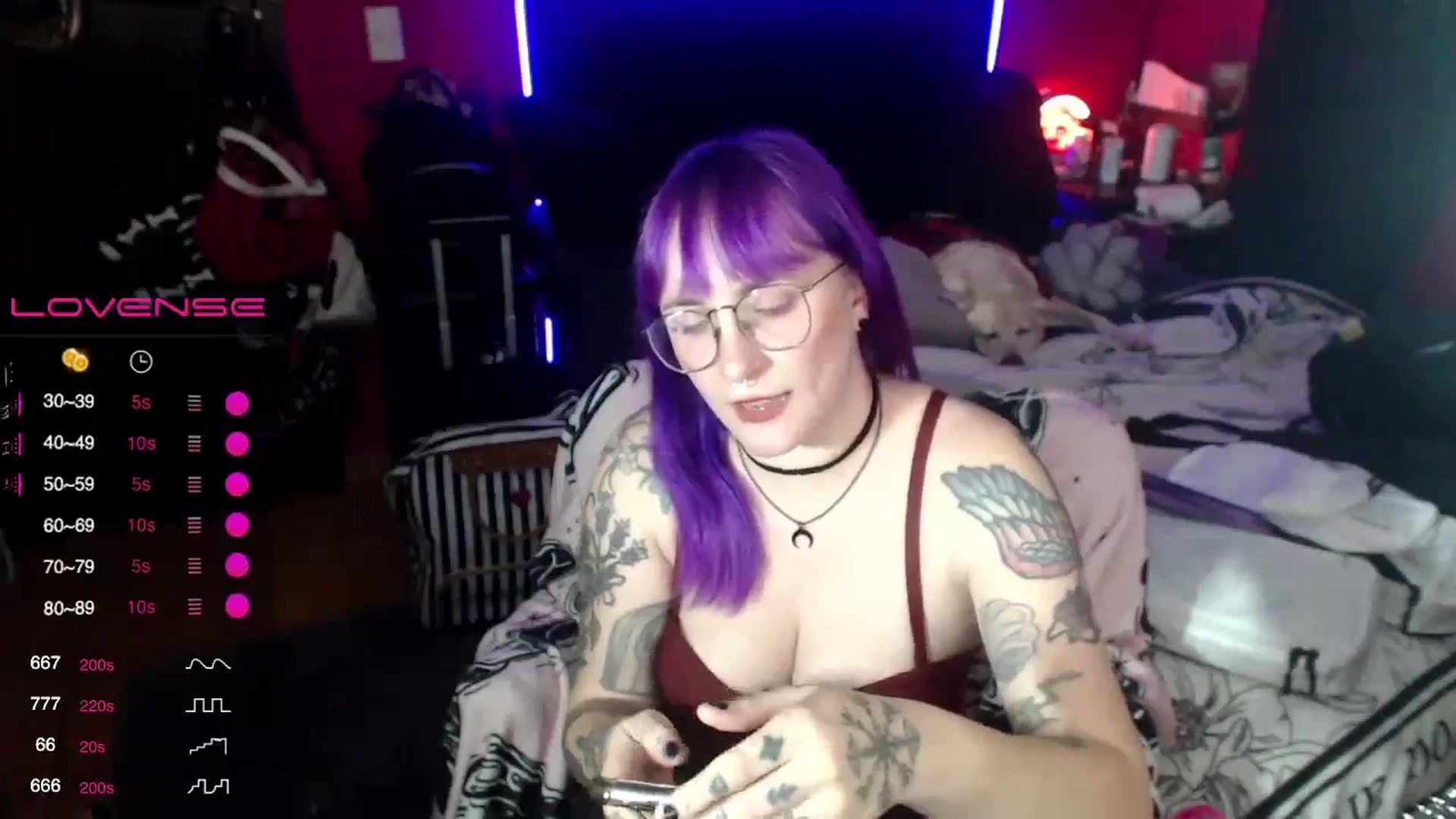 Gallery image thumbnail from AxeHallow's myfreecams stream on, 01/17/2024, 02:34 image 12 of 20
