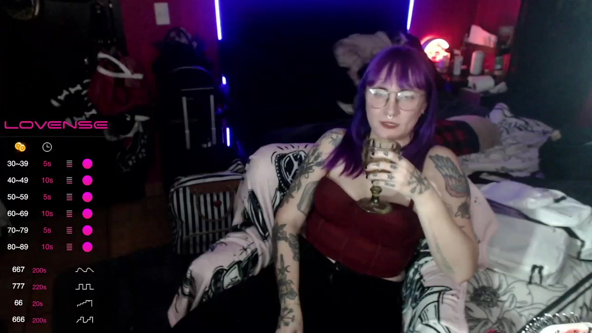 Gallery image thumbnail from AxeHallow's myfreecams stream on, 01/17/2024, 05:24 image 1 of 20