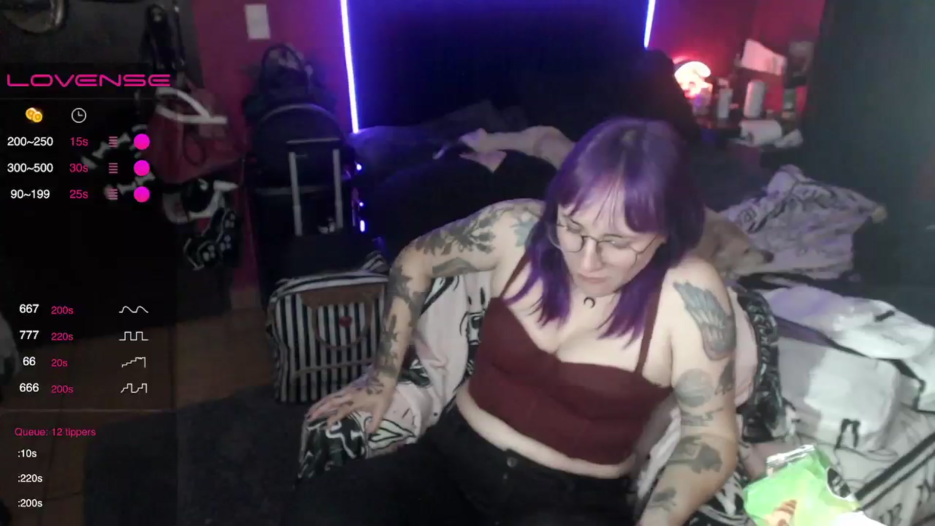 Gallery image thumbnail from AxeHallow's myfreecams stream on, 01/17/2024, 05:24 image 13 of 20