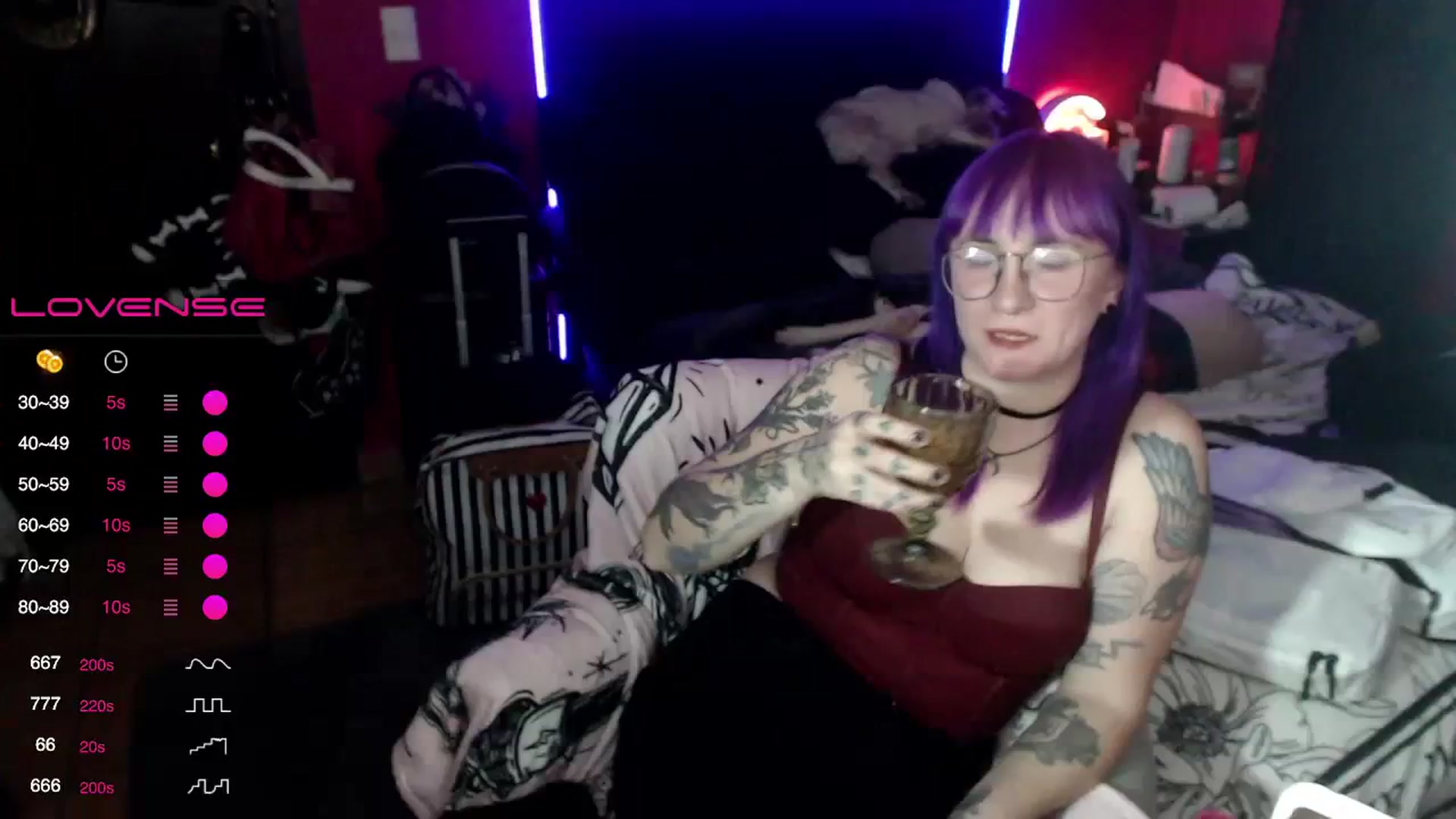 Gallery image thumbnail from AxeHallow's myfreecams stream on, 01/17/2024, 05:24 image 7 of 20