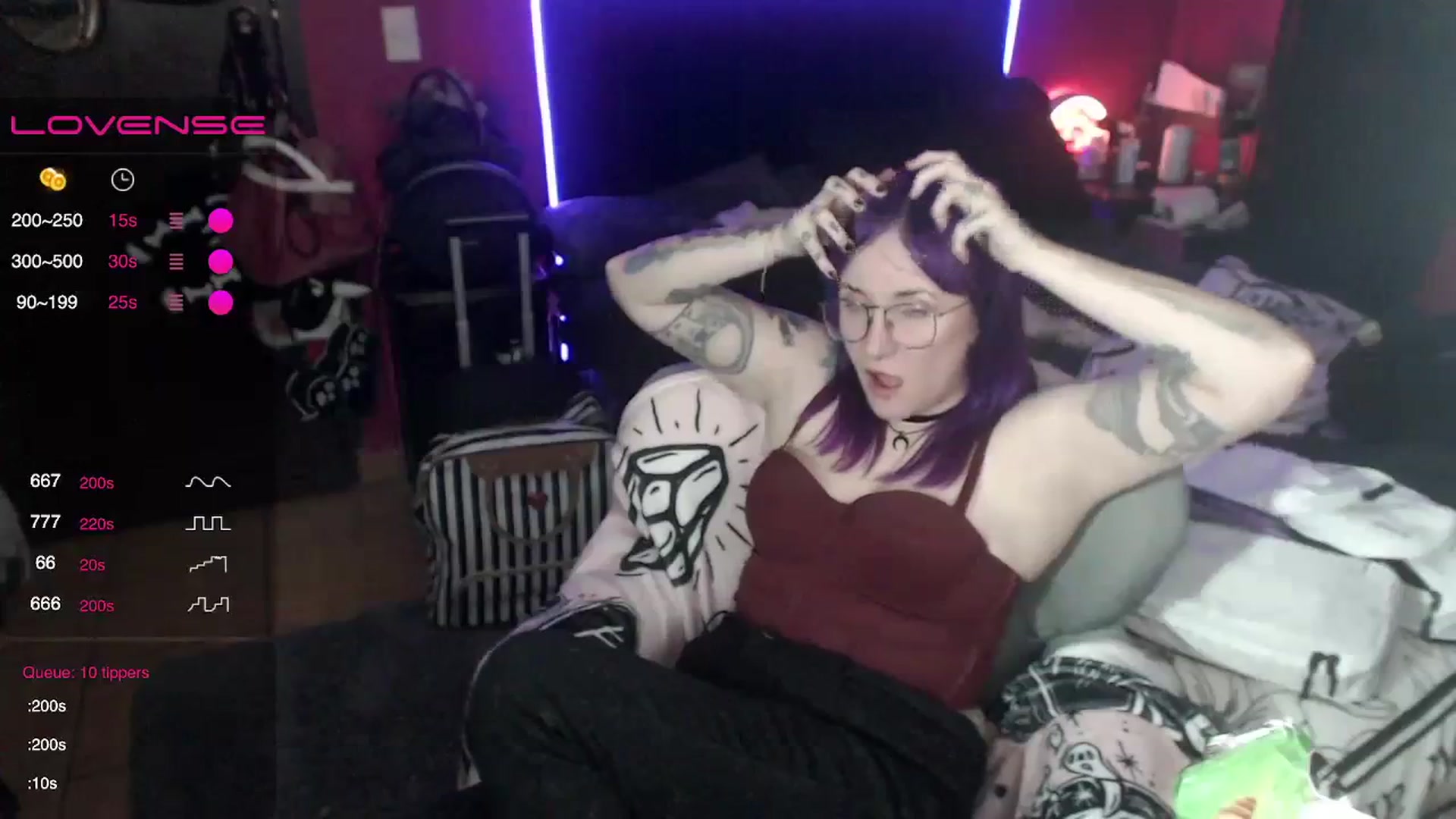 Gallery image thumbnail from AxeHallow's myfreecams stream on, 01/17/2024, 05:24 image 15 of 20