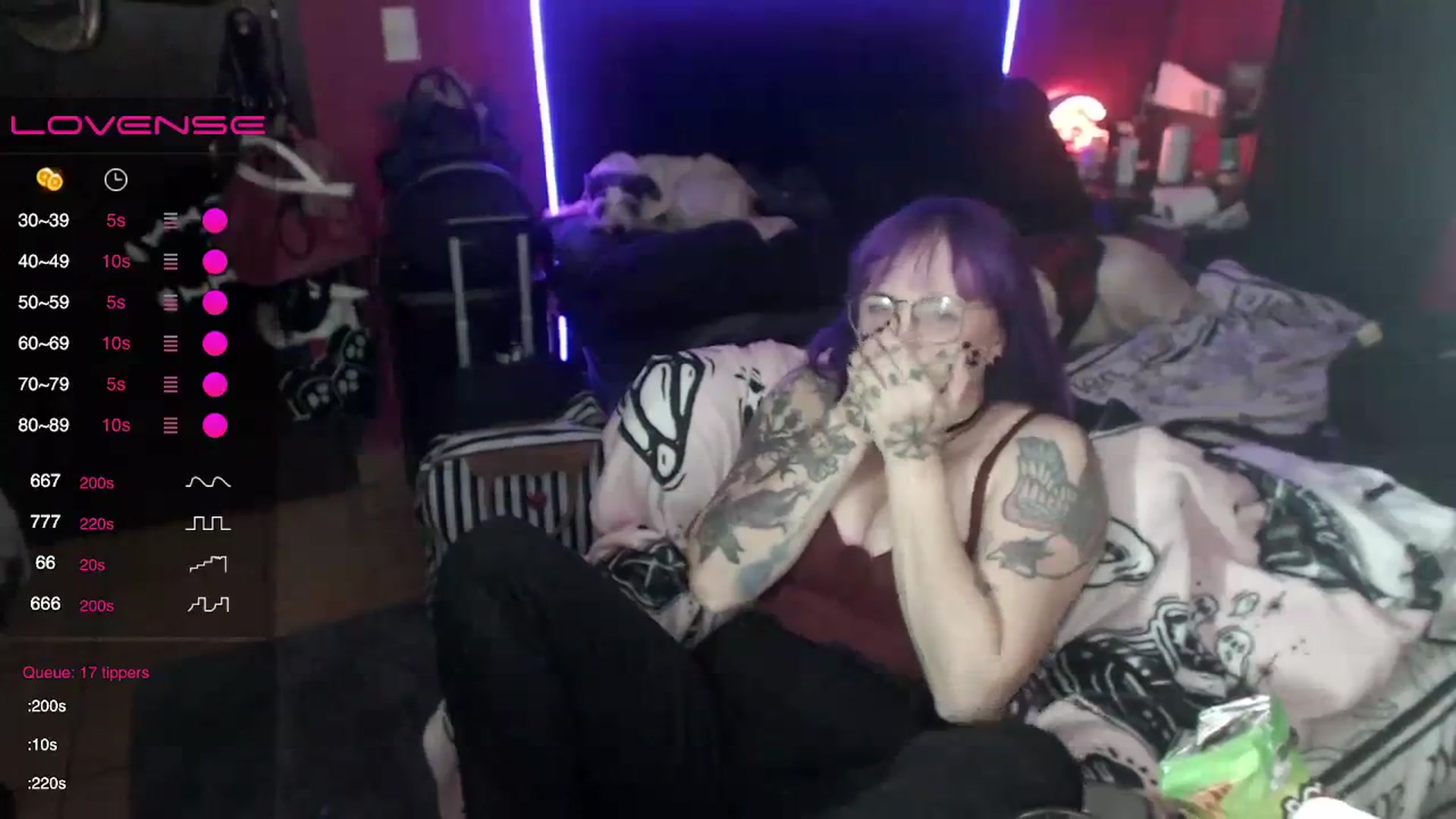 Gallery image thumbnail from AxeHallow's myfreecams stream on, 01/17/2024, 05:24 image 11 of 20