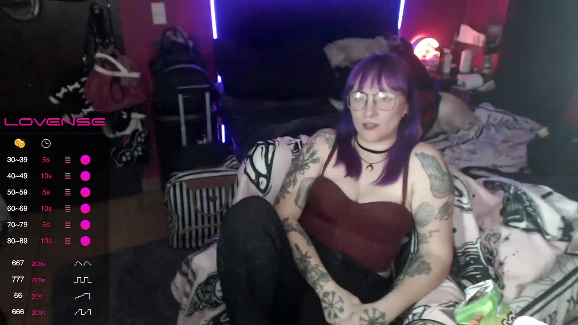 Gallery image thumbnail from AxeHallow's myfreecams stream on, 01/17/2024, 05:24 image 10 of 20