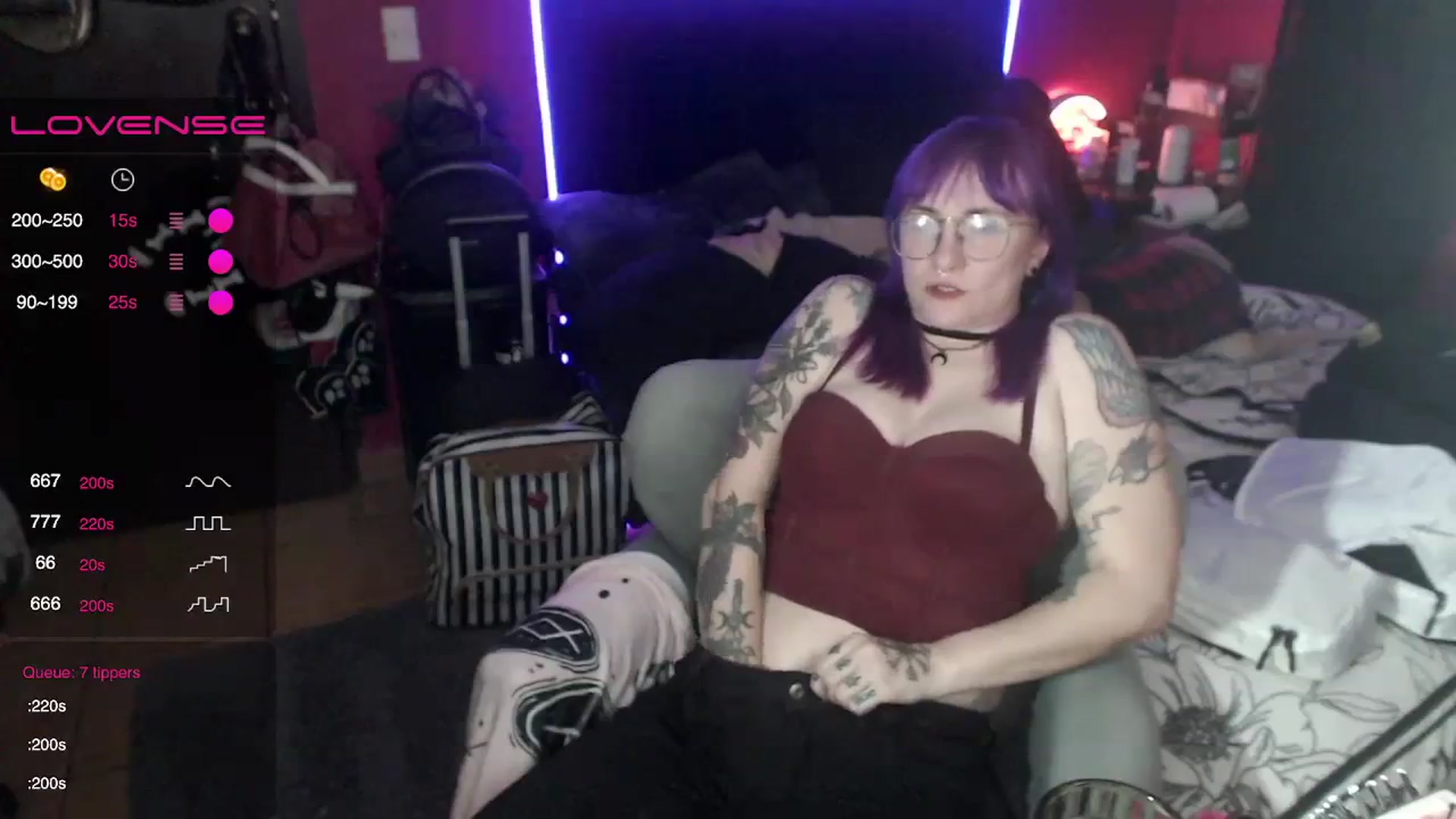 Gallery image thumbnail from AxeHallow's myfreecams stream on, 01/17/2024, 05:24 image 18 of 20
