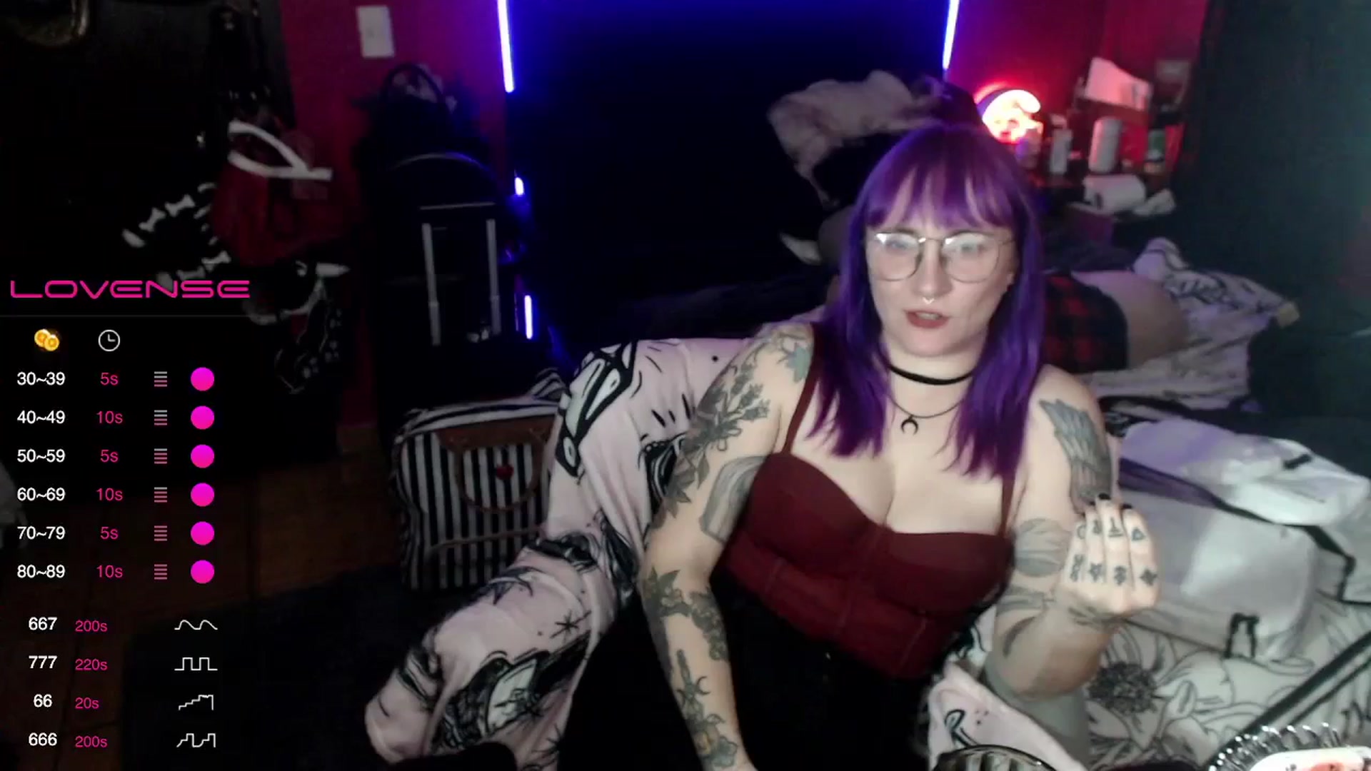 Gallery image thumbnail from AxeHallow's myfreecams stream on, 01/17/2024, 05:24 image 4 of 20