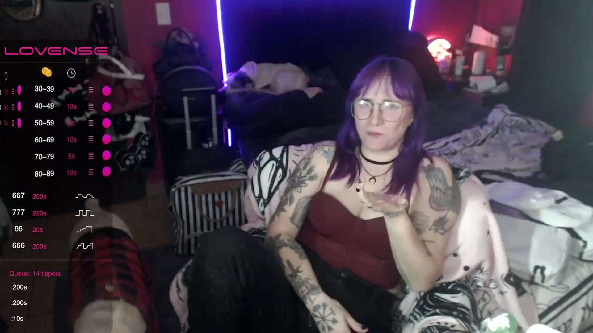 Gallery image thumbnail from AxeHallow's myfreecams stream on, 01/17/2024, 05:24 image 12 of 20