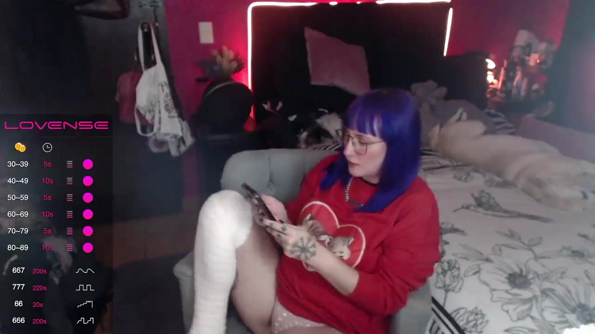 Gallery image thumbnail from AxeHallow's myfreecams stream on, 02/13/2024, 01:55 image 10 of 20