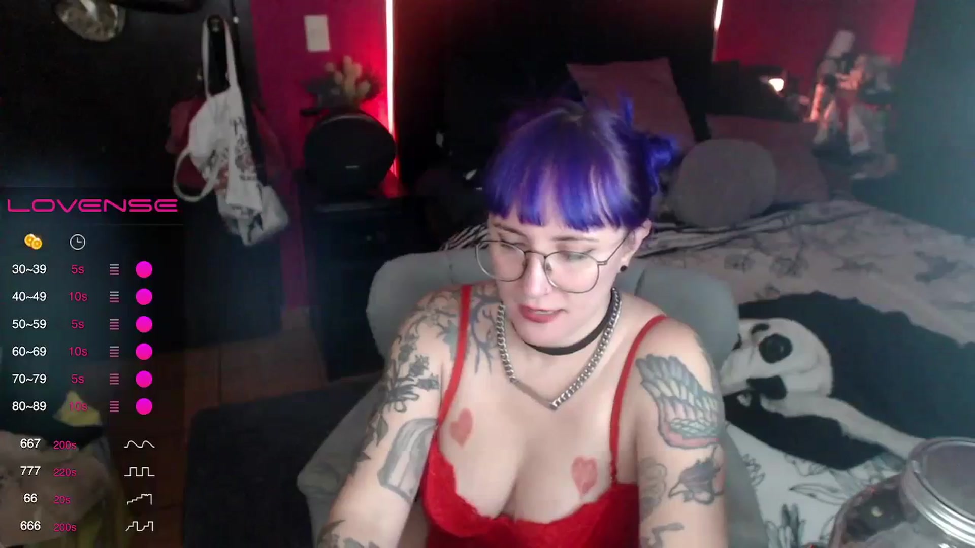 Gallery image thumbnail from AxeHallow's myfreecams stream on, 02/15/2024, 04:11 image 12 of 20