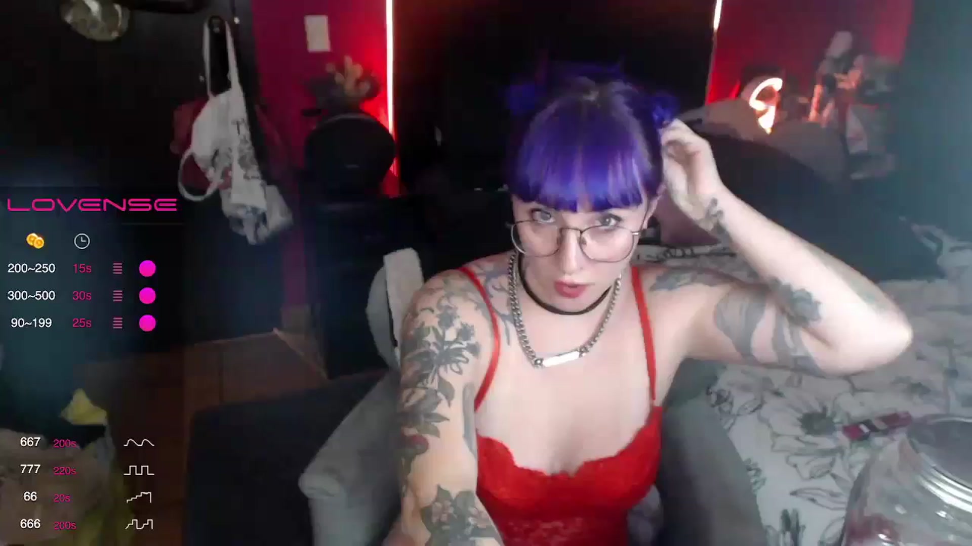 Gallery image thumbnail from AxeHallow's myfreecams stream on, 02/15/2024, 04:11 image 1 of 20