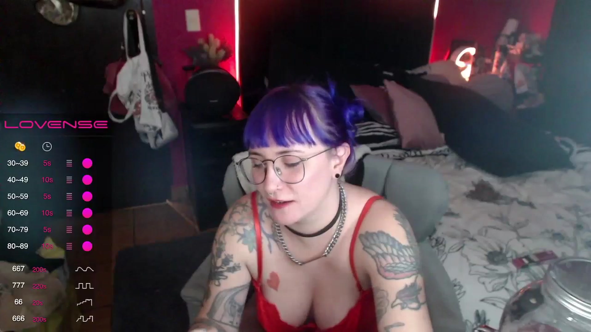 Gallery image thumbnail from AxeHallow's myfreecams stream on, 02/15/2024, 04:11 image 2 of 20