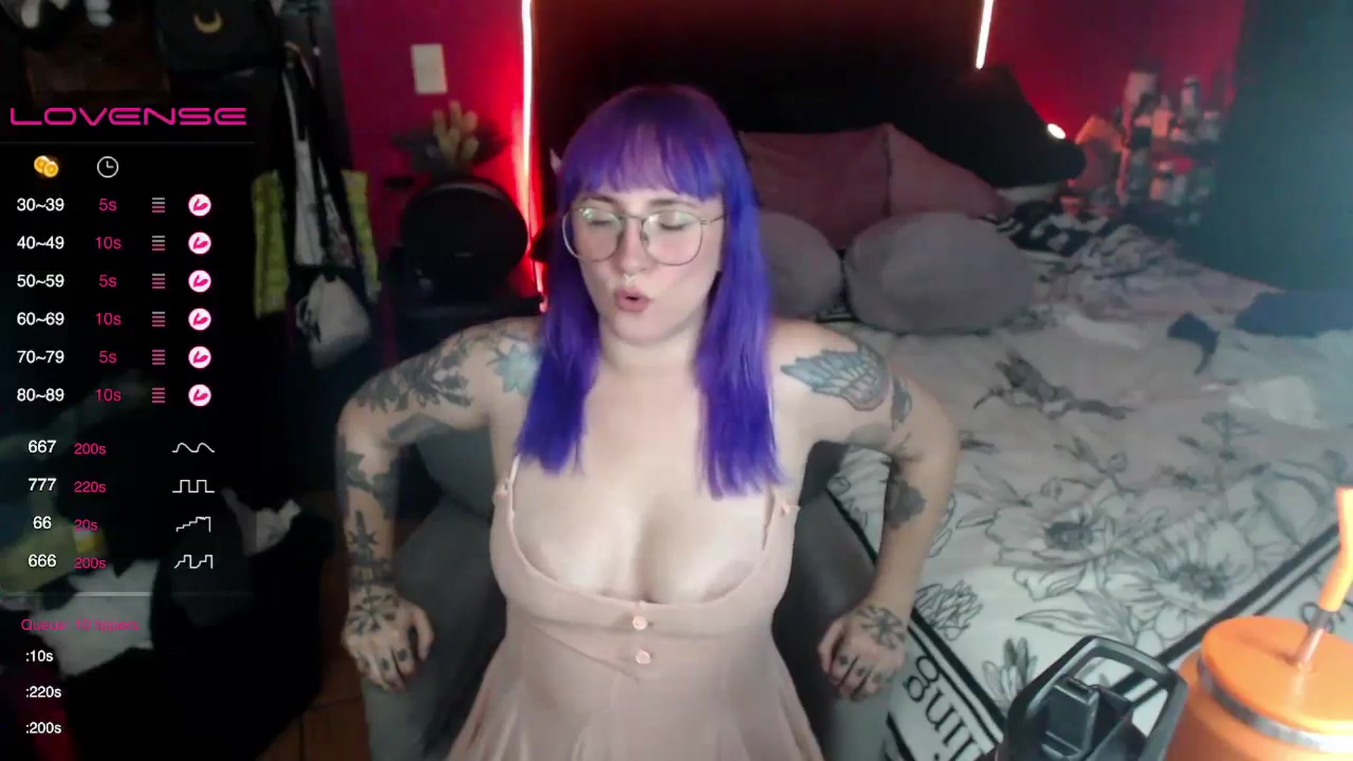 Gallery image thumbnail from AxeHallow's myfreecams stream on, 02/25/2024, 02:22 image 4 of 20