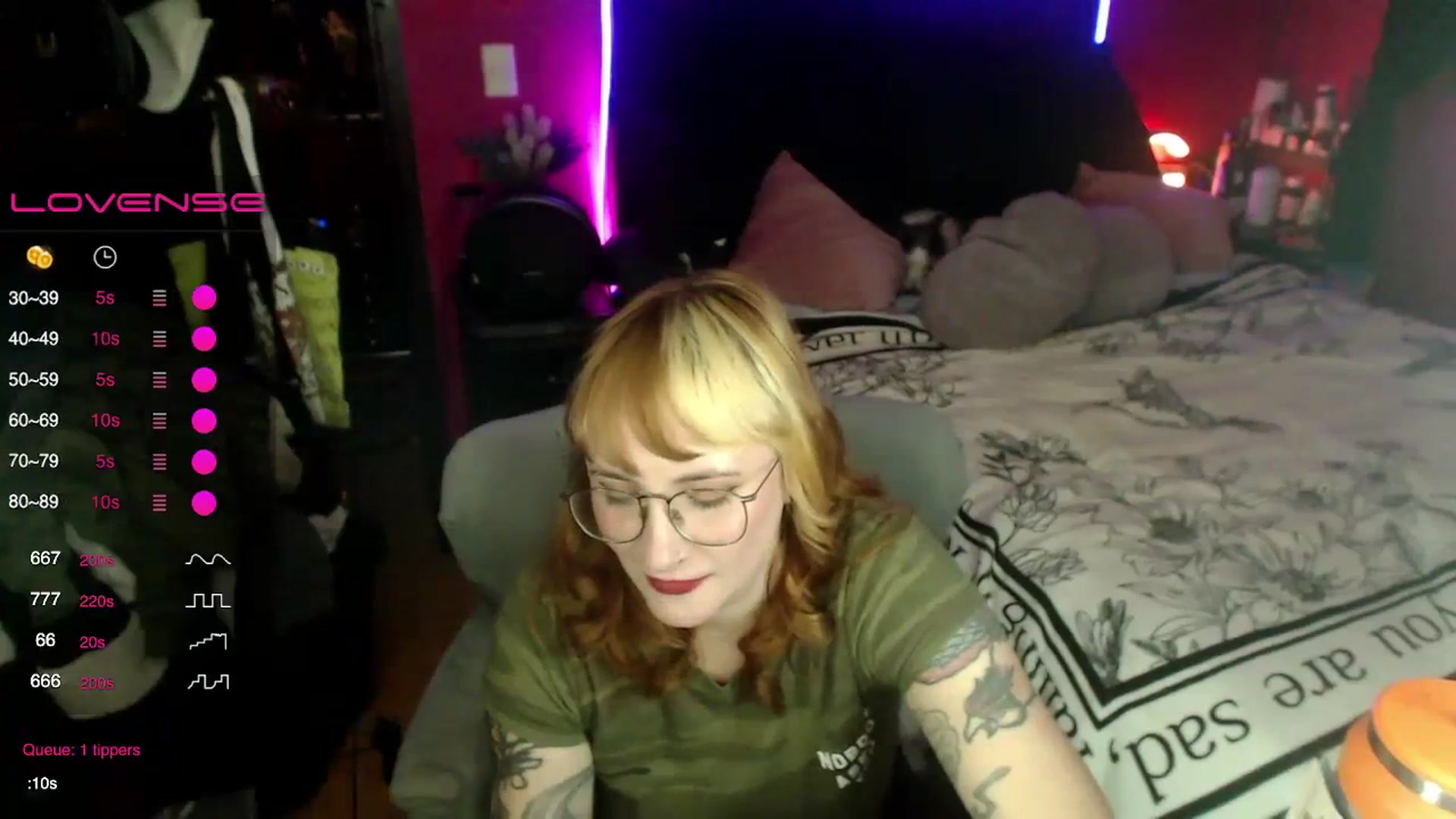 Gallery image thumbnail from AxeHallow's myfreecams stream on, 02/29/2024, 02:33 image 15 of 20