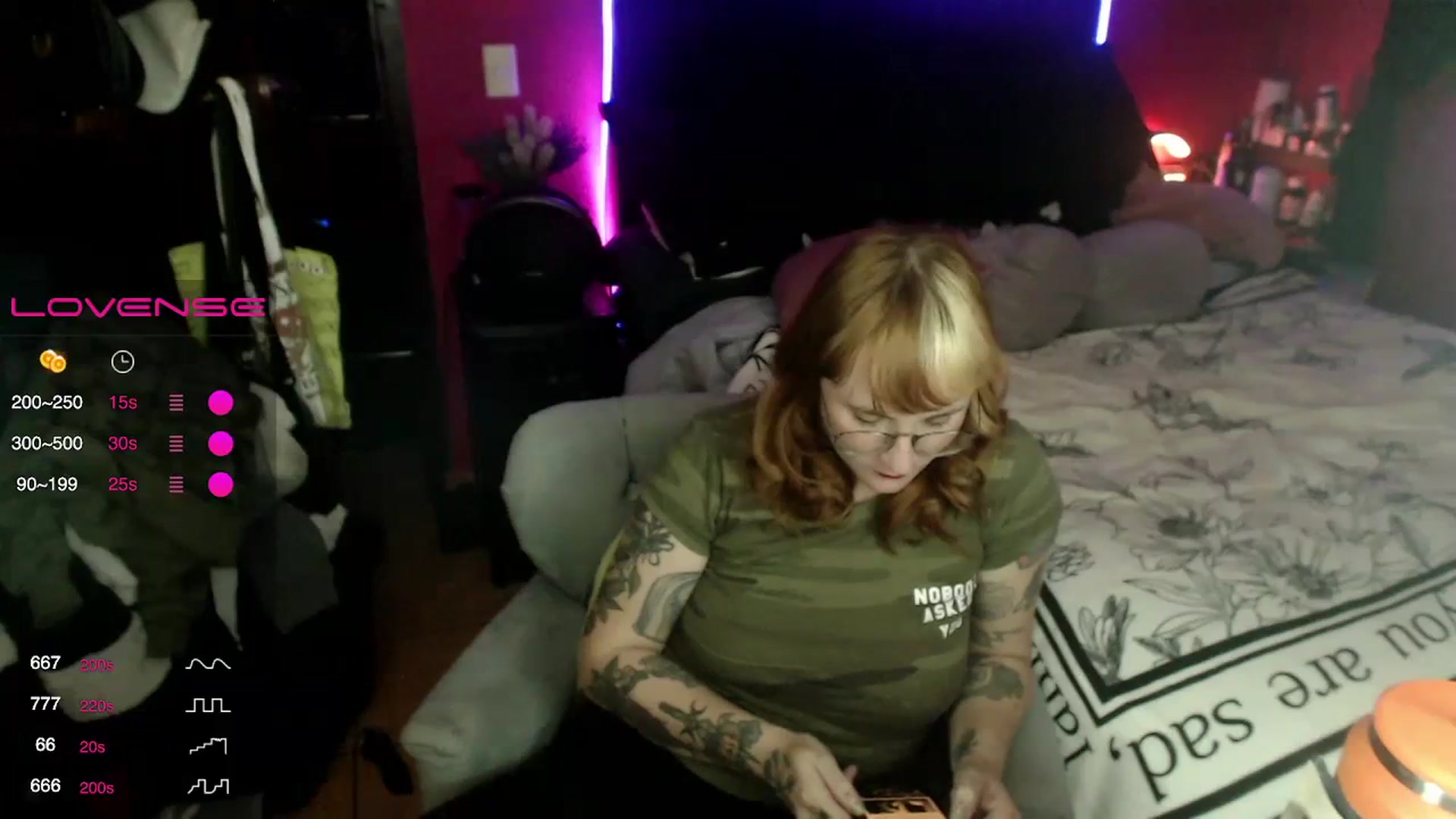 Gallery image thumbnail from AxeHallow's myfreecams stream on, 02/29/2024, 05:28 image 8 of 20