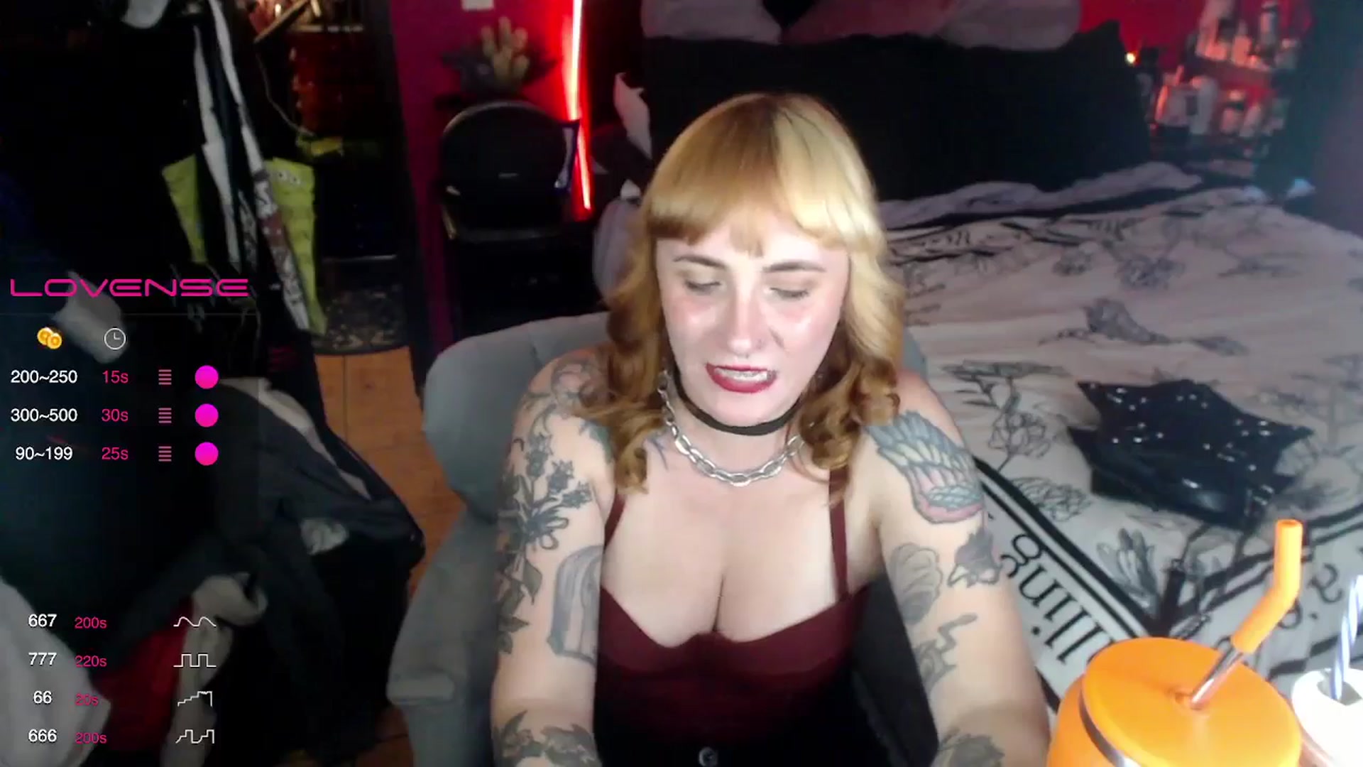 Gallery image thumbnail from AxeHallow's myfreecams stream on, 03/04/2024, 24:41 image 15 of 20