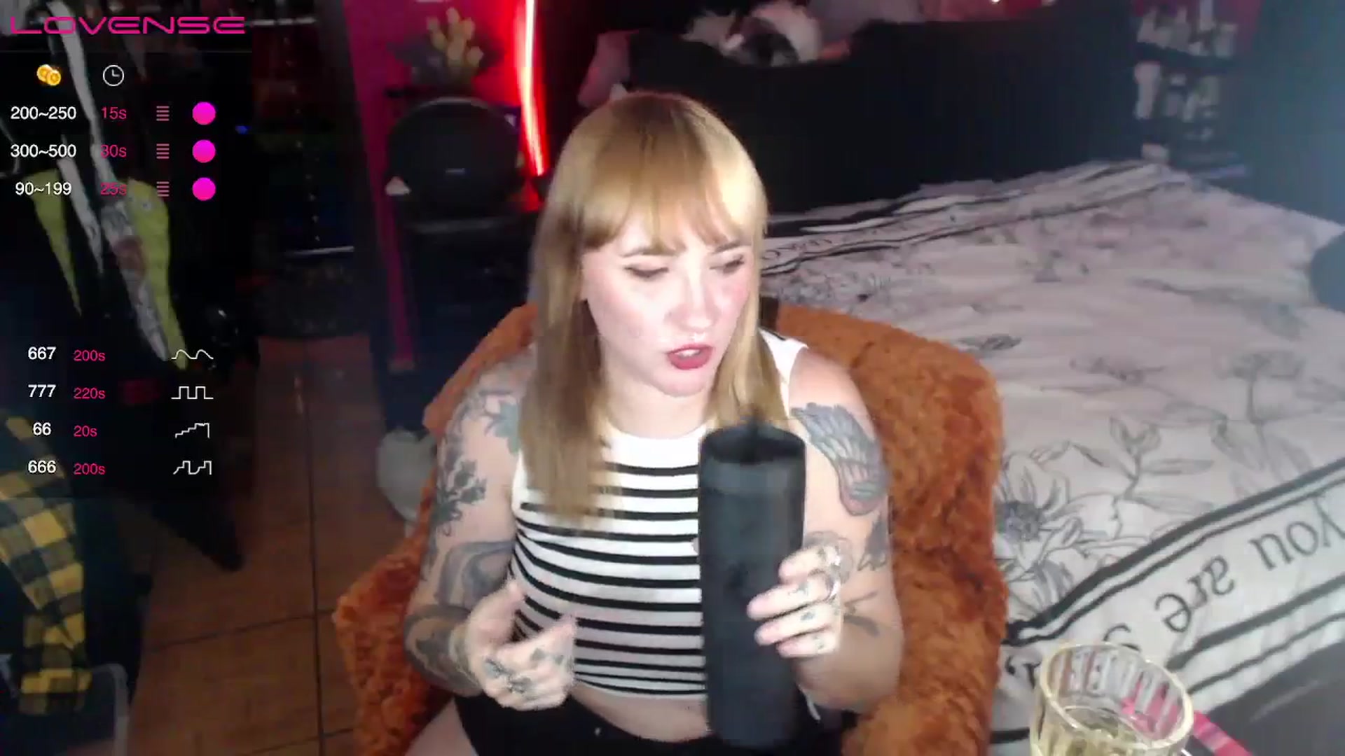 Gallery image thumbnail from AxeHallow's myfreecams stream on, 03/07/2024, 23:13 image 17 of 20