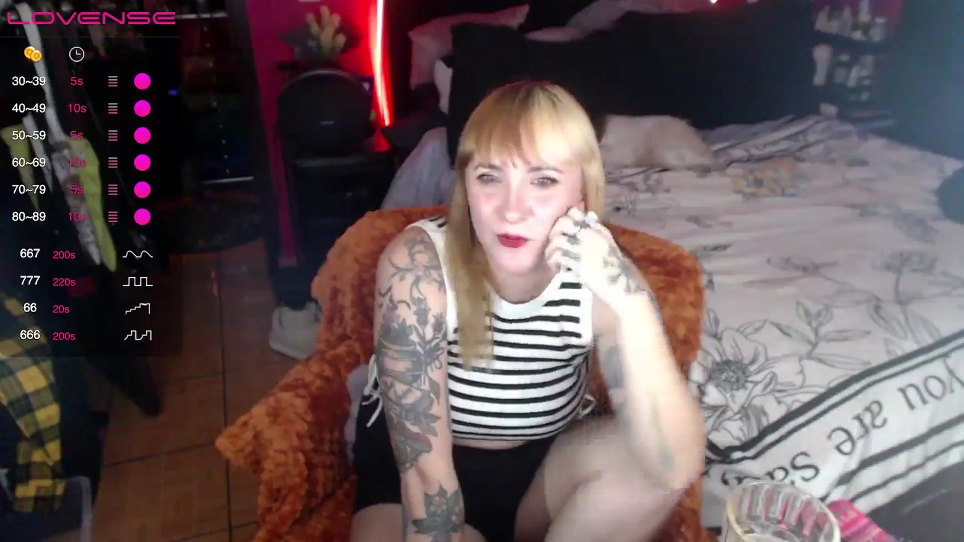 Gallery image thumbnail from AxeHallow's myfreecams stream on, 03/08/2024, 24:44 image 8 of 20