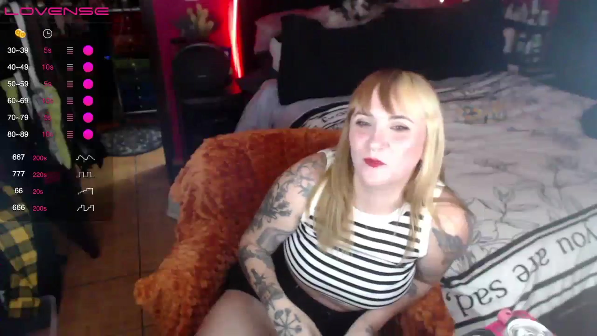 Gallery image thumbnail from AxeHallow's myfreecams stream on, 03/08/2024, 24:44 image 19 of 20