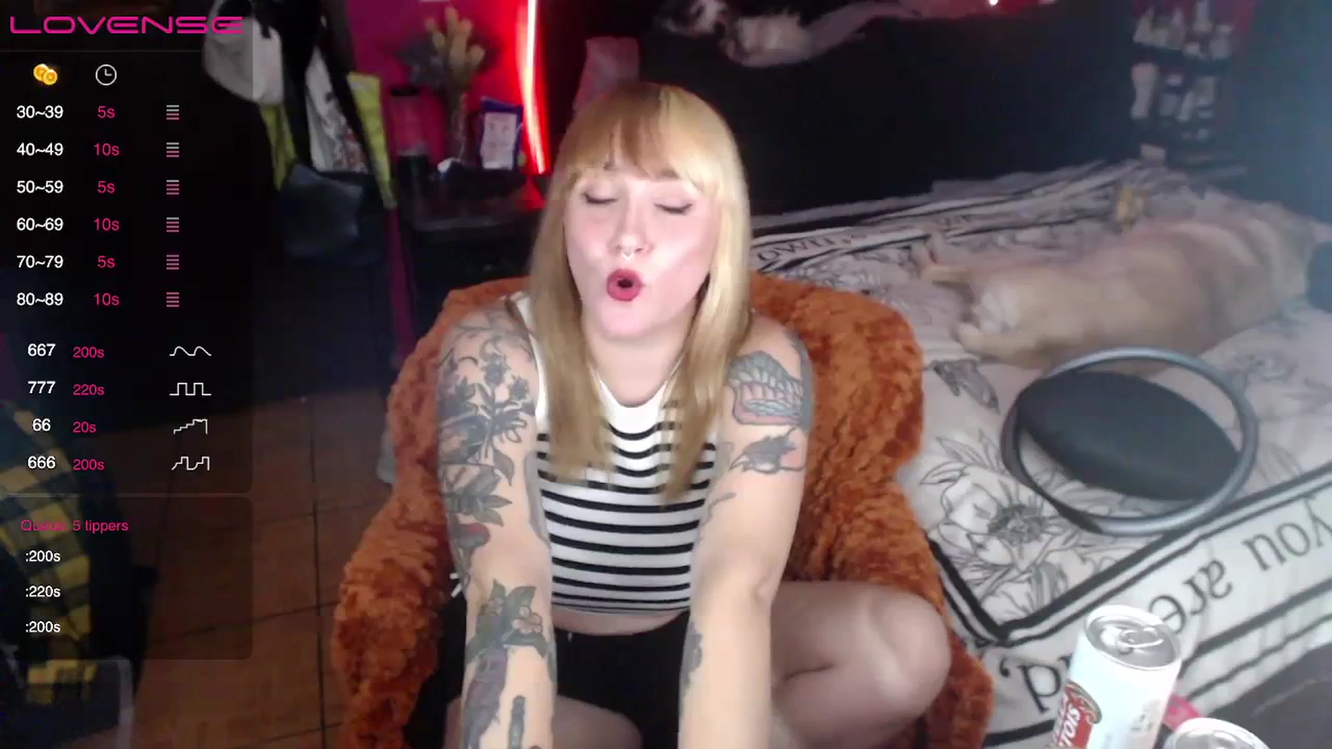 Gallery image thumbnail from AxeHallow's myfreecams stream on, 03/08/2024, 02:19 image 2 of 20