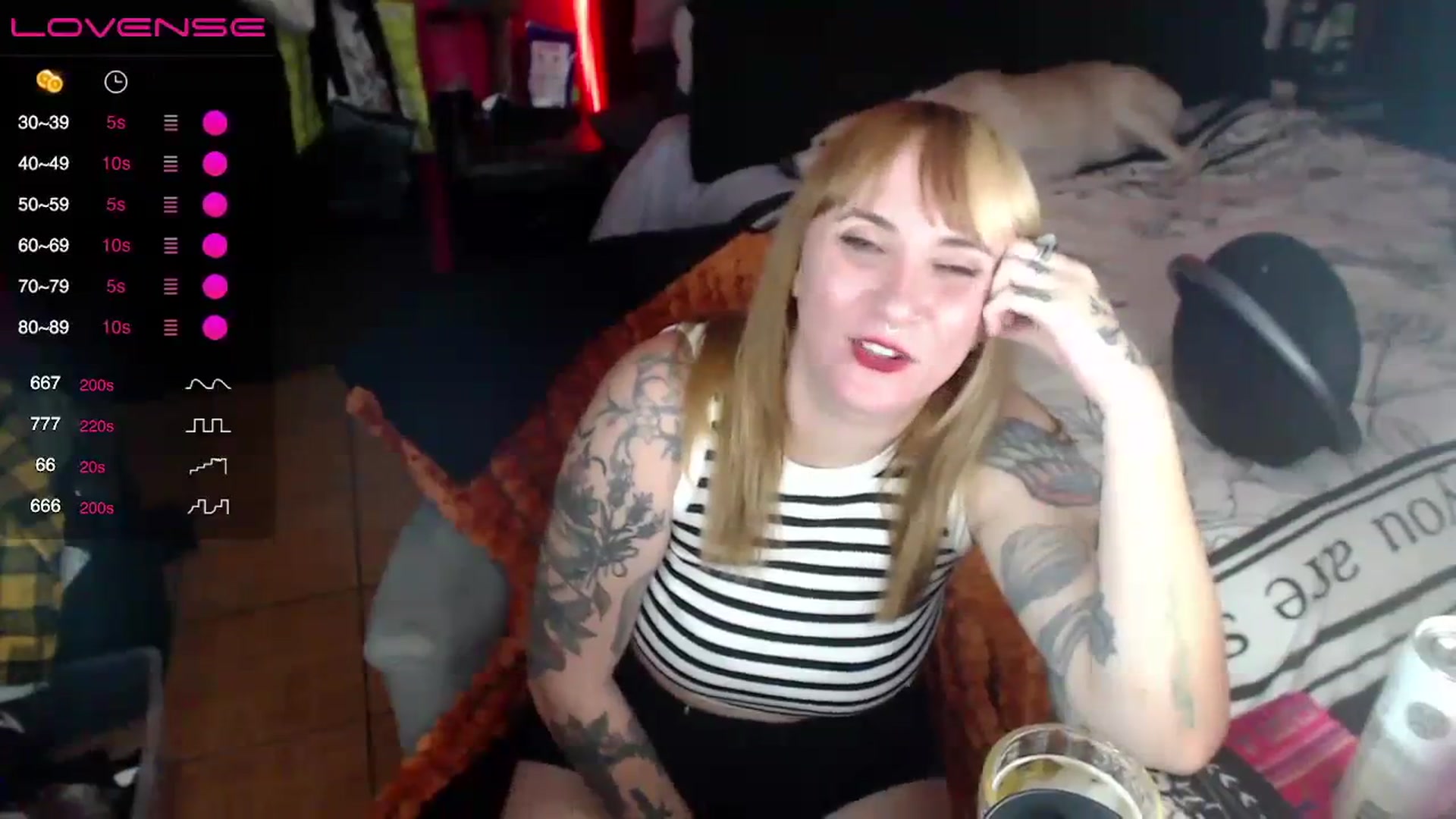 Gallery image thumbnail from AxeHallow's myfreecams stream on, 03/08/2024, 04:01 image 10 of 20