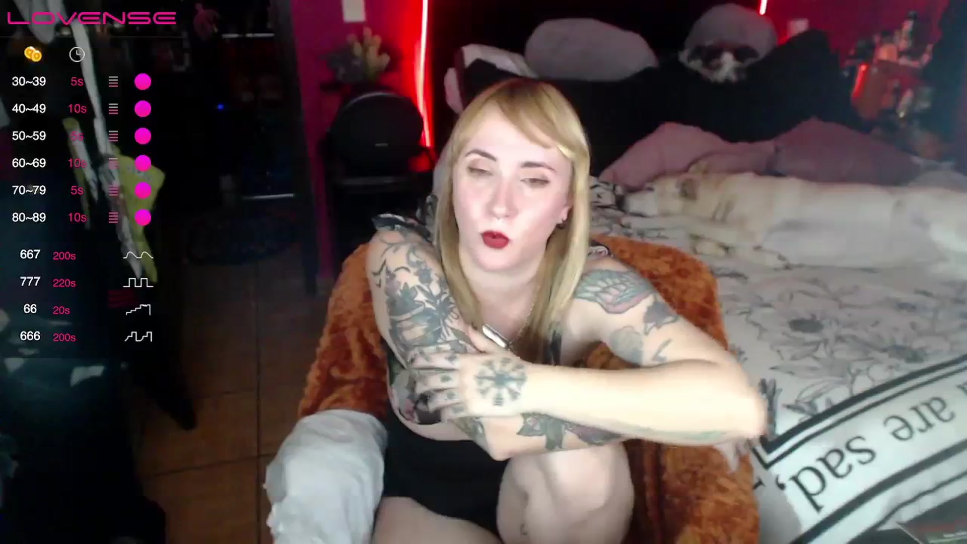 Gallery image thumbnail from AxeHallow's myfreecams stream on, 03/14/2024, 03:15 image 6 of 20