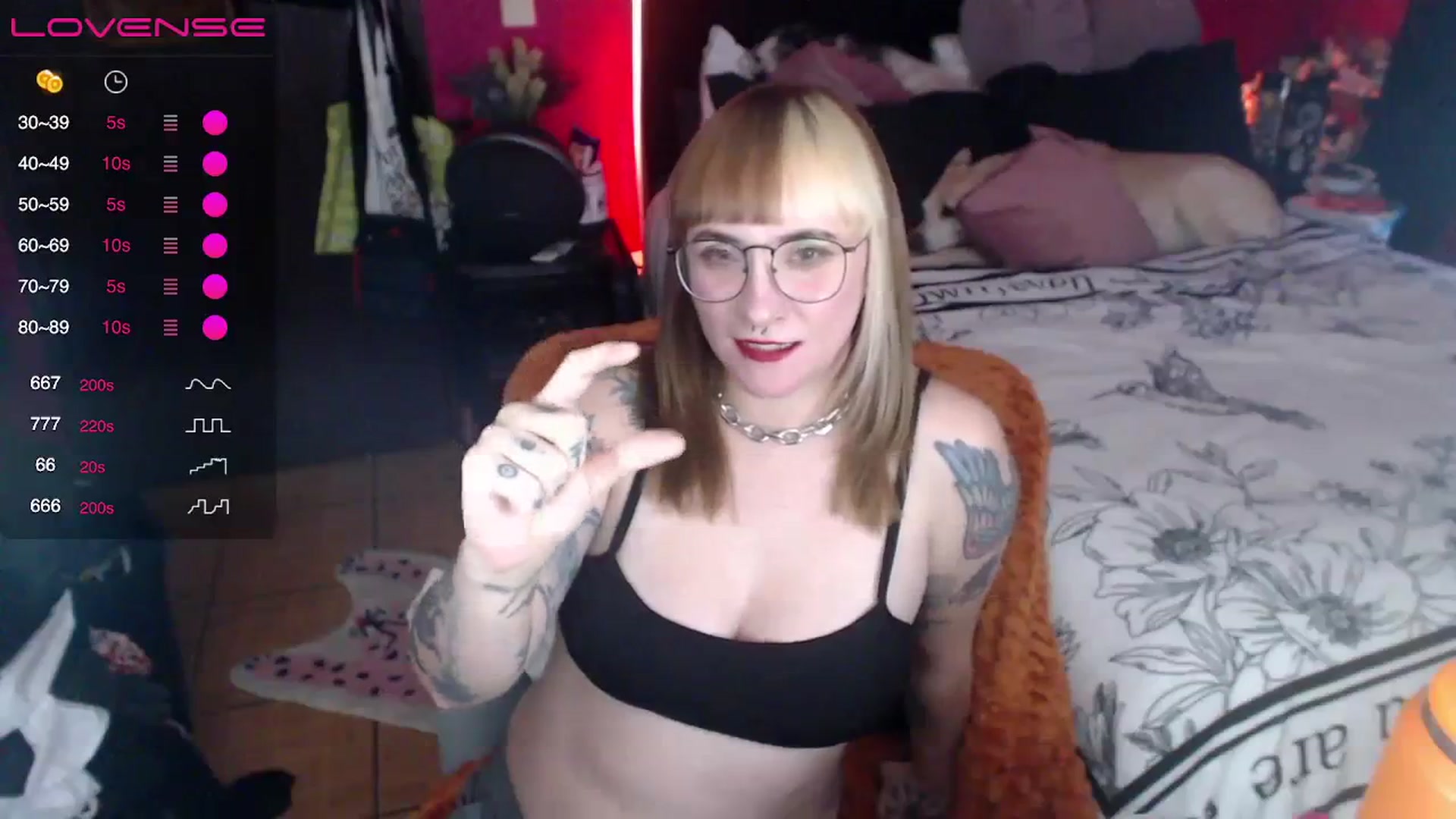 Gallery image thumbnail from AxeHallow's myfreecams stream on, 03/27/2024, 24:00 image 13 of 20