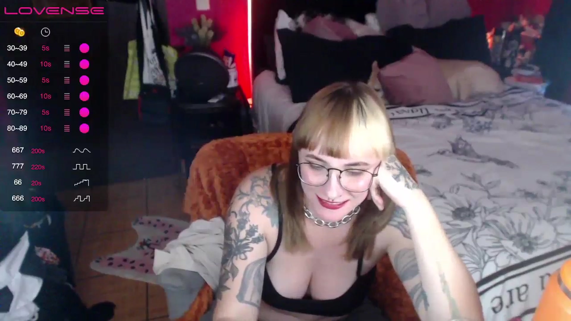 Gallery image thumbnail from AxeHallow's myfreecams stream on, 03/27/2024, 24:00 image 19 of 20