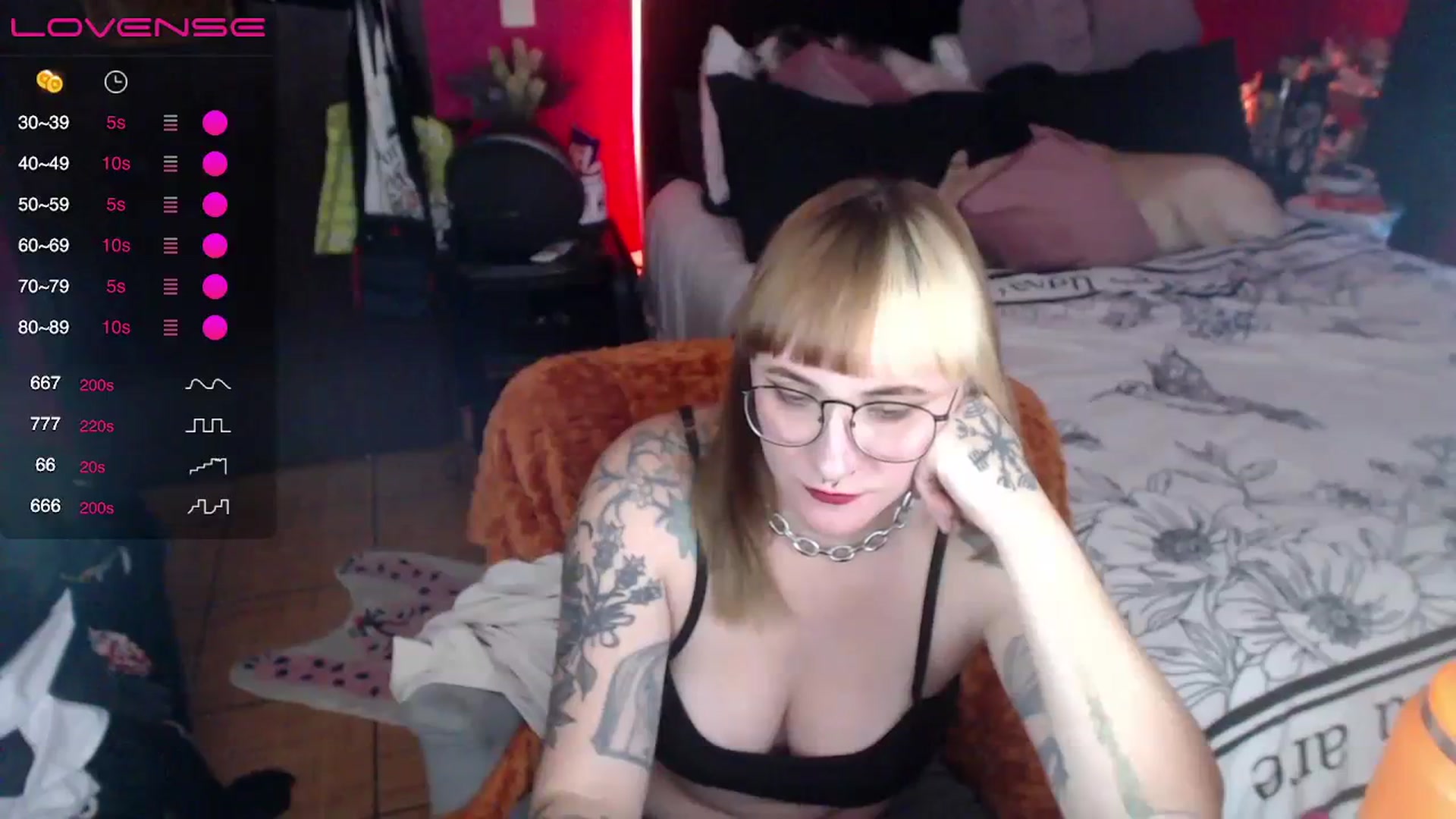 Gallery image thumbnail from AxeHallow's myfreecams stream on, 03/27/2024, 24:00 image 15 of 20