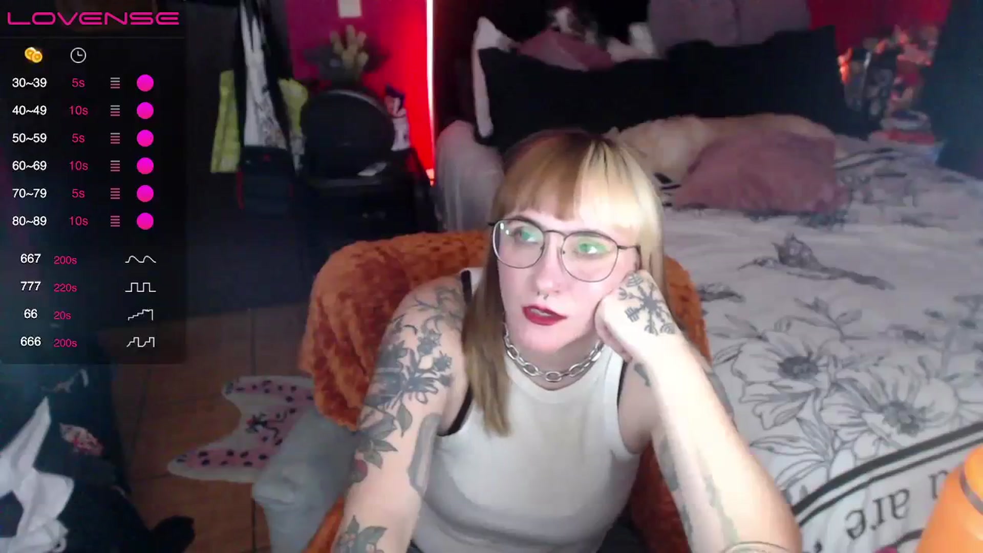 Gallery image thumbnail from AxeHallow's myfreecams stream on, 03/27/2024, 01:05 image 8 of 20