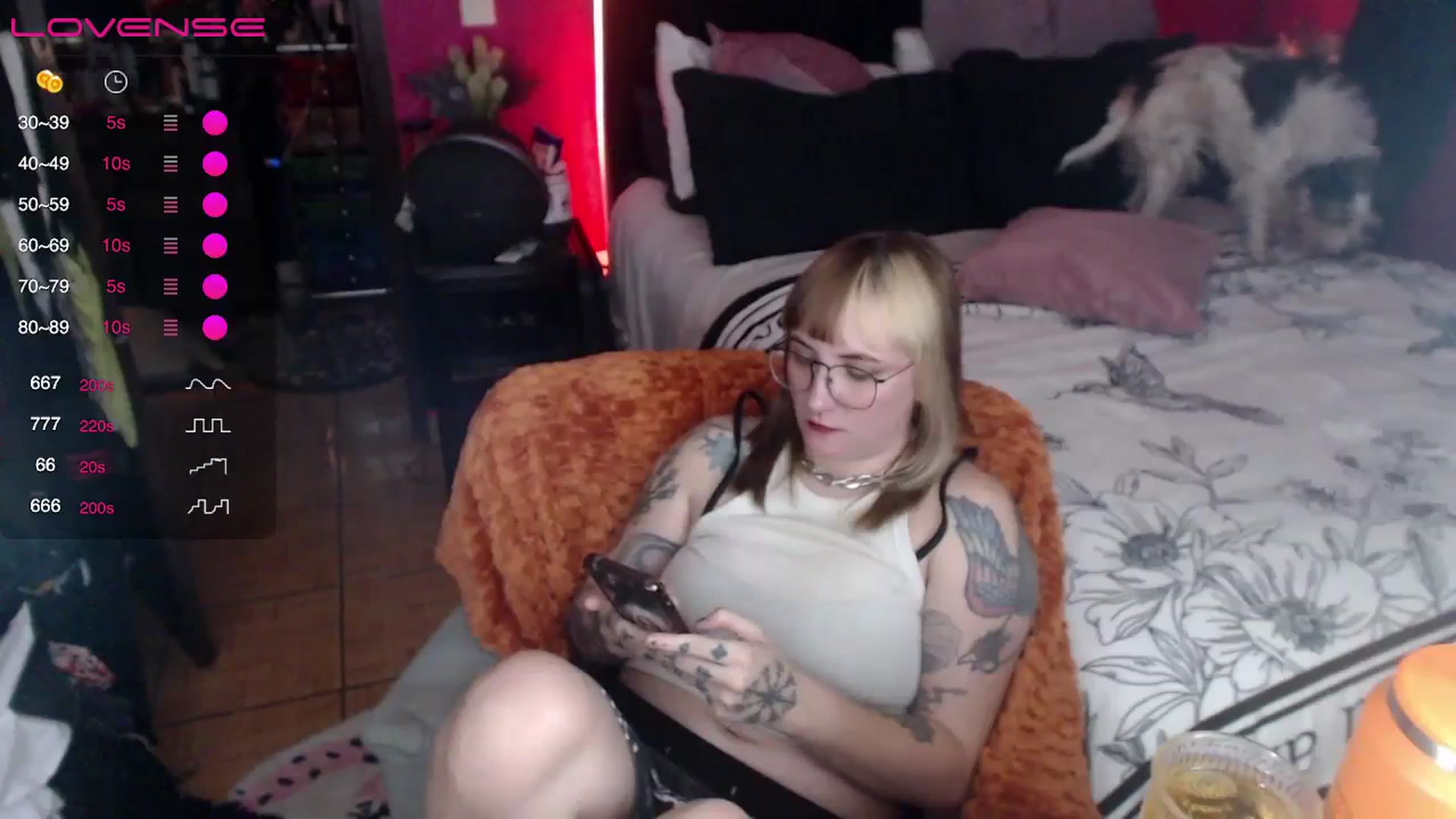 Gallery image thumbnail from AxeHallow's myfreecams stream on, 03/27/2024, 01:05 image 19 of 20