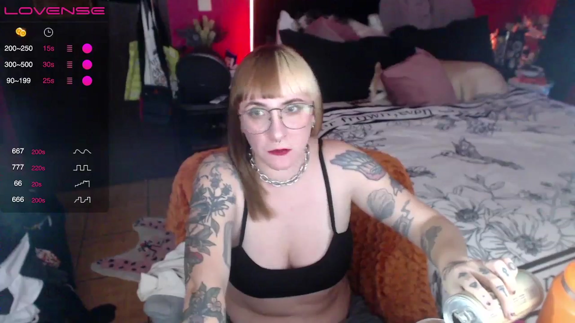 Gallery image thumbnail from AxeHallow's myfreecams stream on, 03/27/2024, 01:05 image 3 of 20