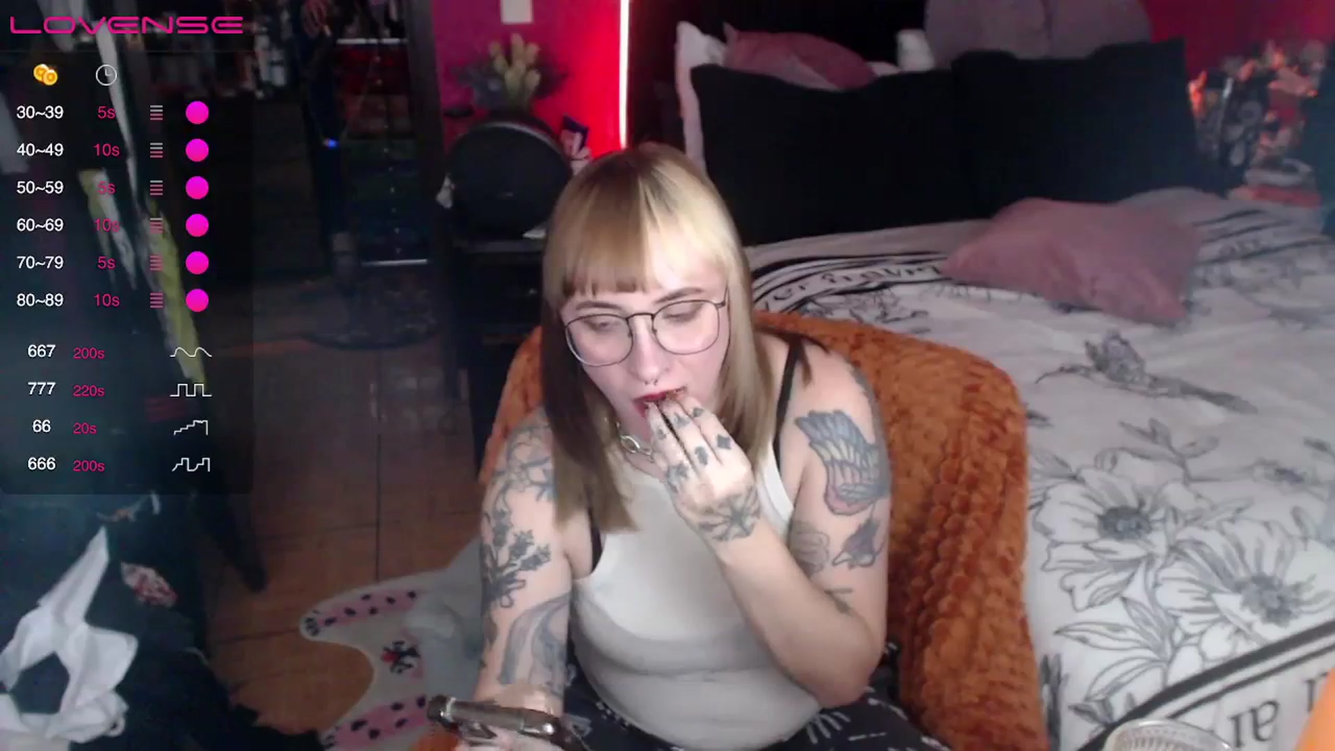 Gallery image thumbnail from AxeHallow's myfreecams stream on, 03/27/2024, 01:05 image 15 of 20