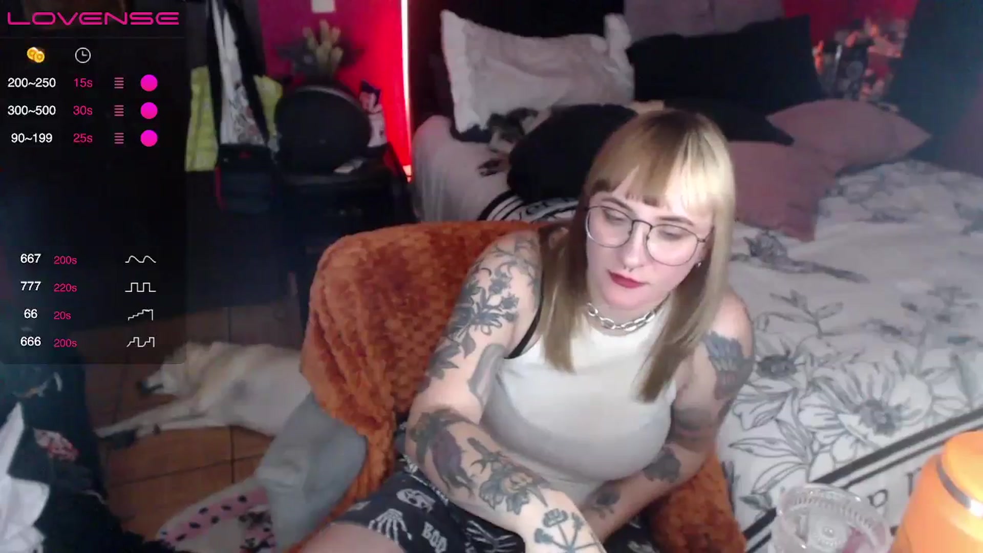 Gallery image thumbnail from AxeHallow's myfreecams stream on, 03/27/2024, 01:42 image 18 of 20