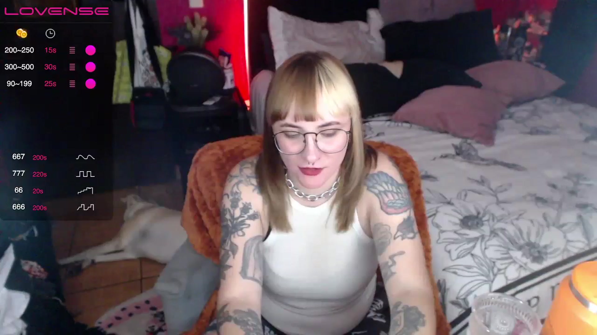 Gallery image thumbnail from AxeHallow's myfreecams stream on, 03/27/2024, 01:42 image 20 of 20