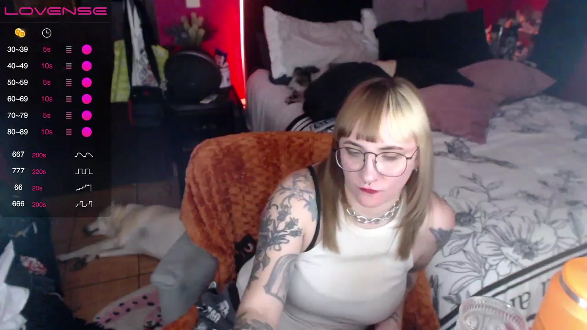 Gallery image thumbnail from AxeHallow's myfreecams stream on, 03/27/2024, 01:42 image 17 of 20