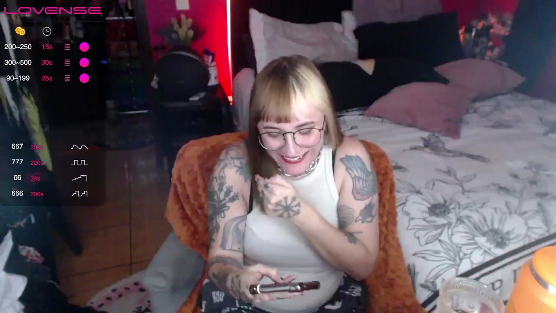 Gallery image thumbnail from AxeHallow's myfreecams stream on, 03/27/2024, 01:42 image 6 of 20