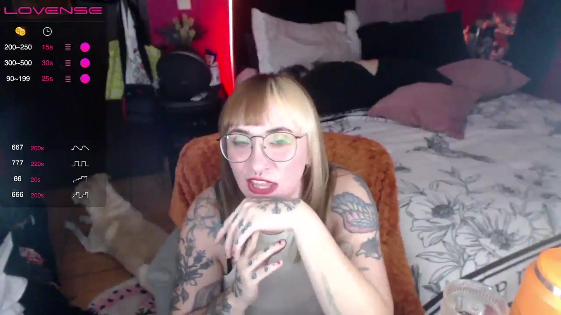 Gallery image thumbnail from AxeHallow's myfreecams stream on, 03/27/2024, 01:42 image 8 of 20