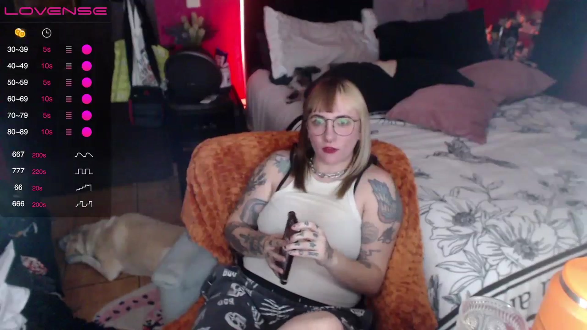 Gallery image thumbnail from AxeHallow's myfreecams stream on, 03/27/2024, 01:42 image 14 of 20