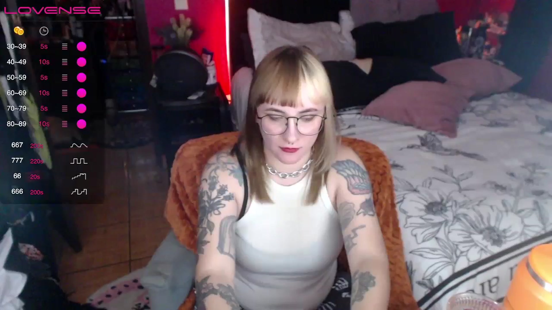 Gallery image thumbnail from AxeHallow's myfreecams stream on, 03/27/2024, 01:42 image 2 of 20