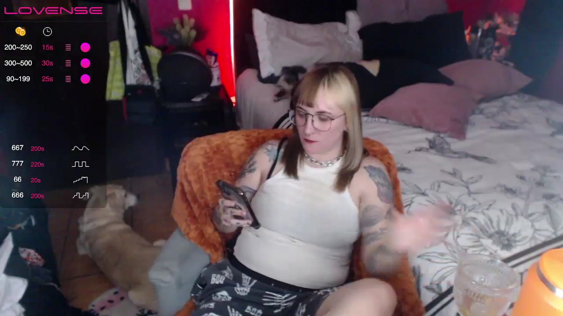 Gallery image thumbnail from AxeHallow's myfreecams stream on, 03/27/2024, 01:42 image 13 of 20
