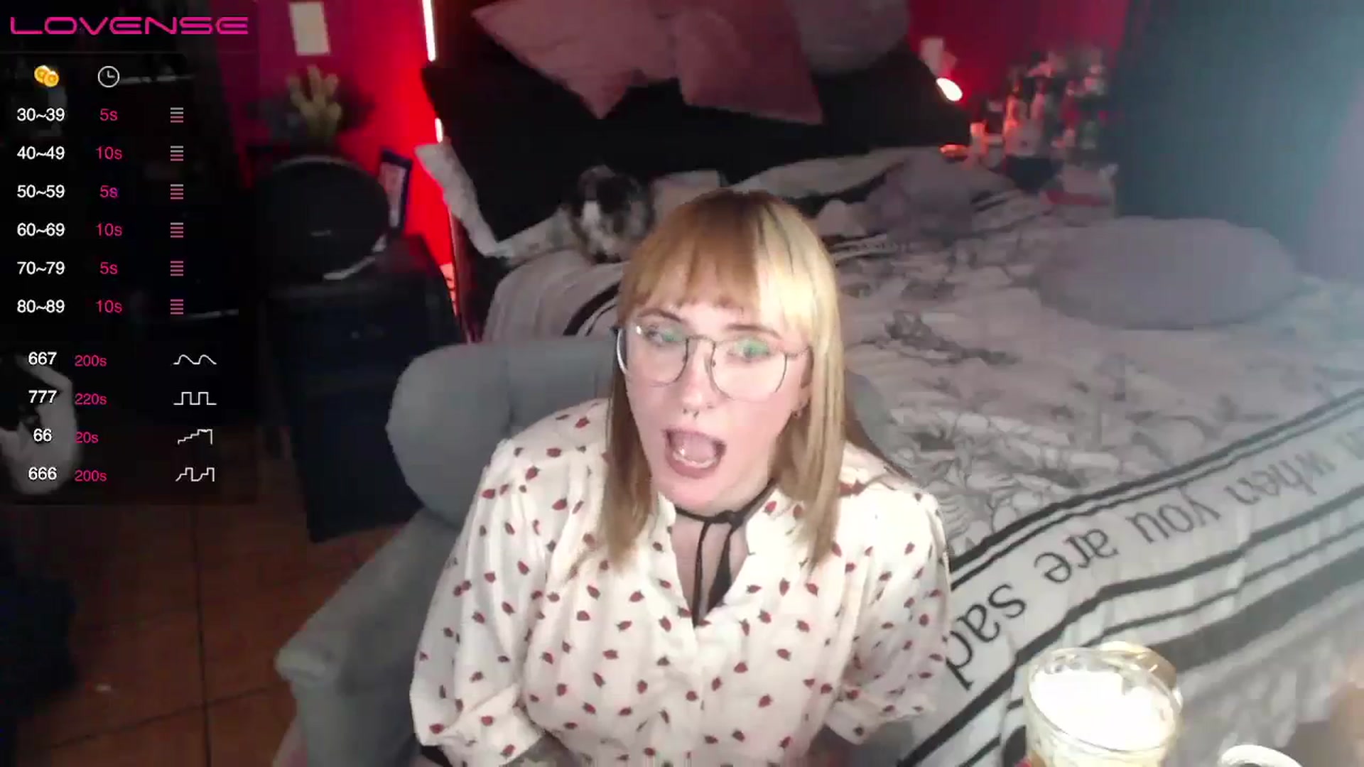 Gallery image thumbnail from AxeHallow's myfreecams stream on, 03/31/2024, 03:01 image 18 of 20
