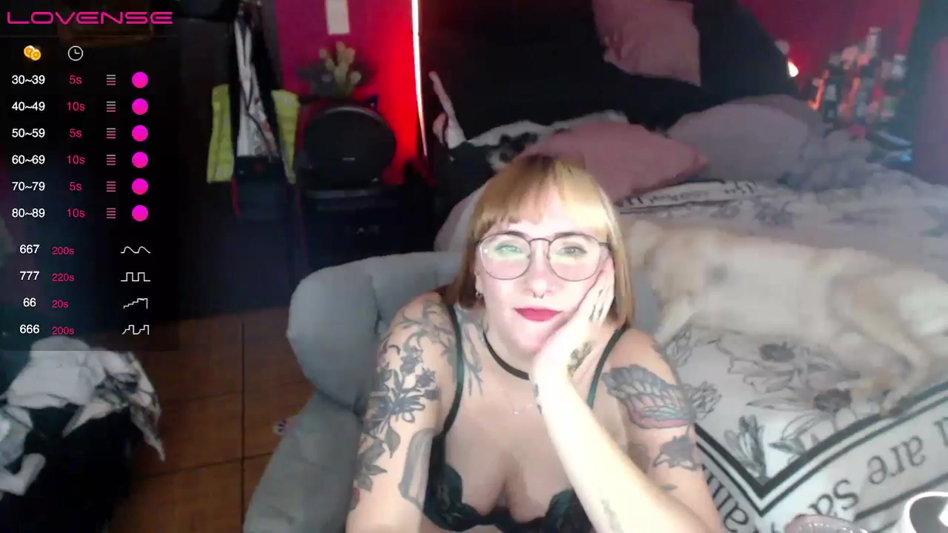 Gallery image thumbnail from AxeHallow's myfreecams stream on, 04/06/2024, 01:16 image 9 of 20