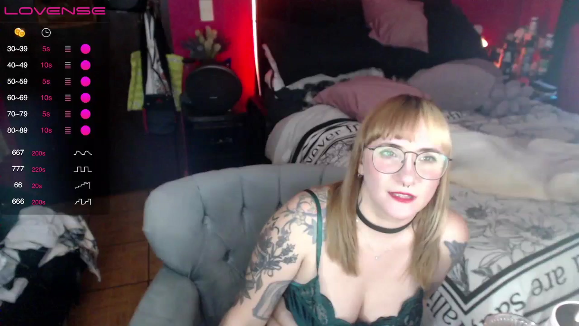 Gallery image thumbnail from AxeHallow's myfreecams stream on, 04/06/2024, 01:16 image 6 of 20