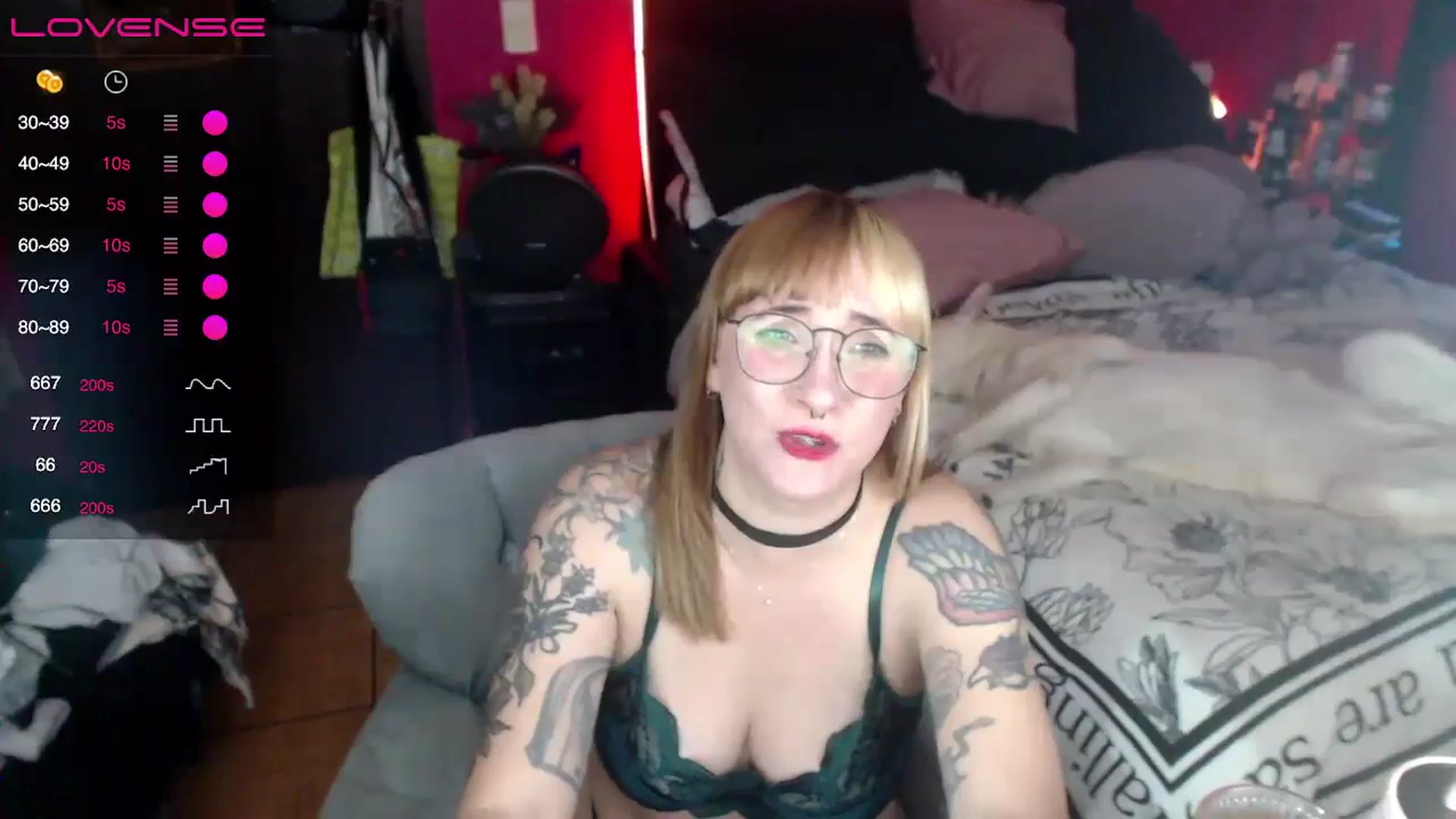 Gallery image thumbnail from AxeHallow's myfreecams stream on, 04/06/2024, 01:16 image 7 of 20