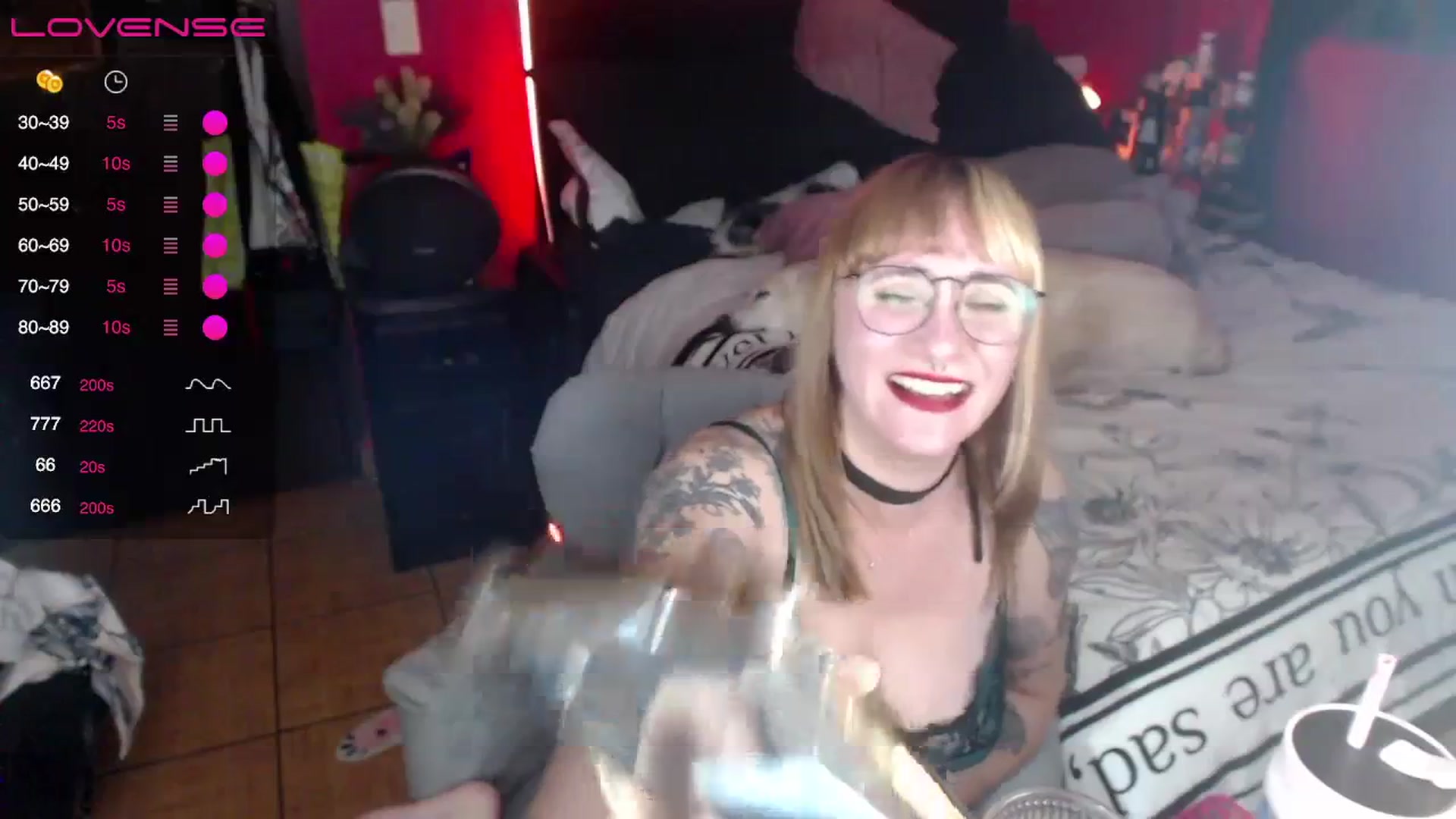 Gallery image thumbnail from AxeHallow's myfreecams stream on, 04/06/2024, 05:36 image 5 of 20