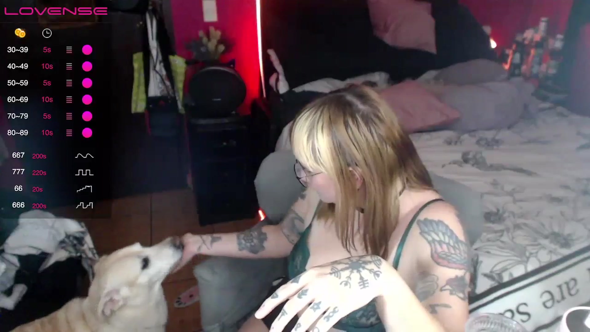 Gallery image thumbnail from AxeHallow's myfreecams stream on, 04/06/2024, 05:36 image 2 of 20
