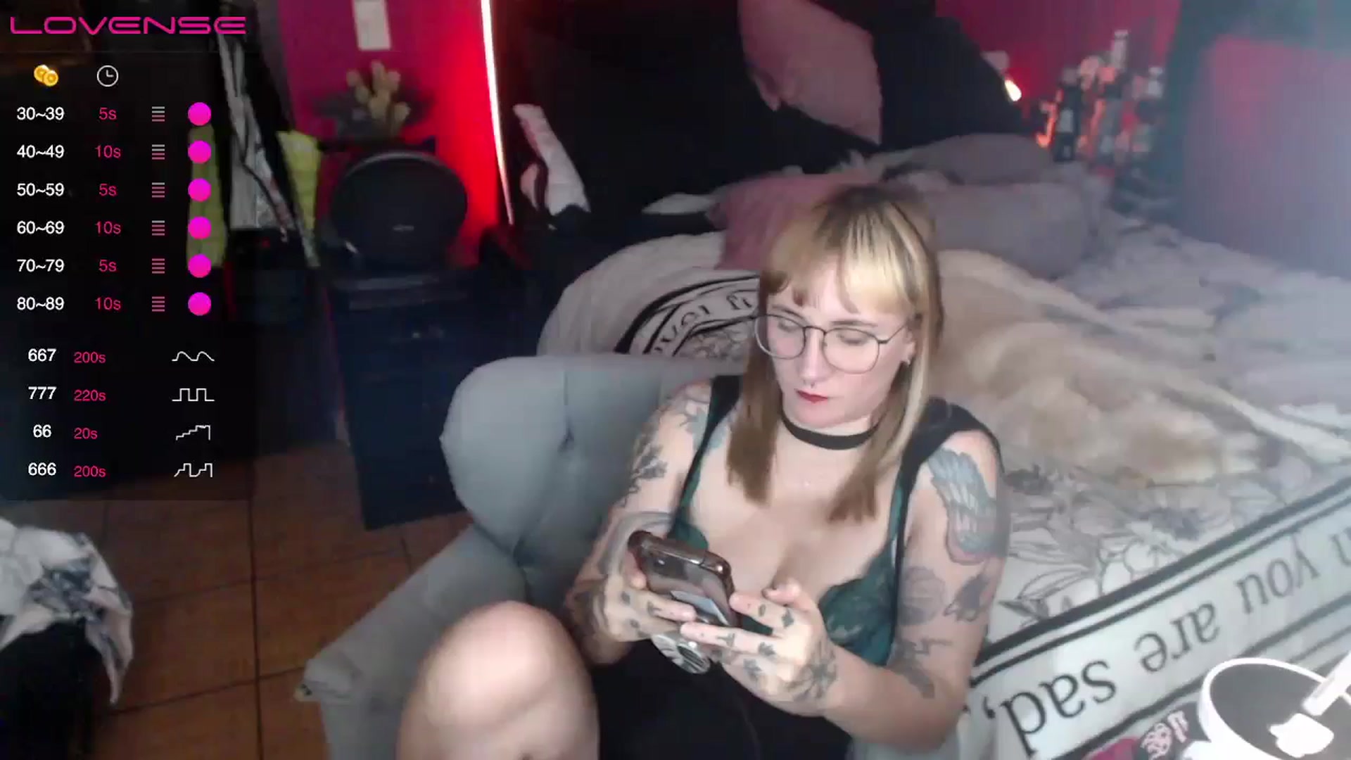 Gallery image thumbnail from AxeHallow's myfreecams stream on, 04/06/2024, 05:36 image 15 of 20